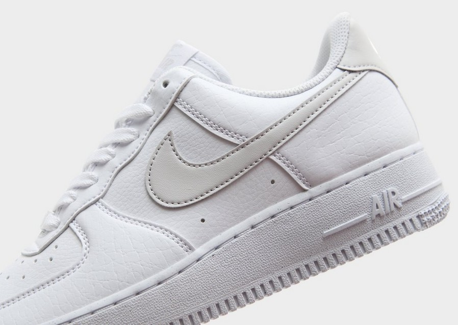 Adidași de damă NIKE AIR FORCE 1 '07 NEXT NATURE DV3808-109 Alb