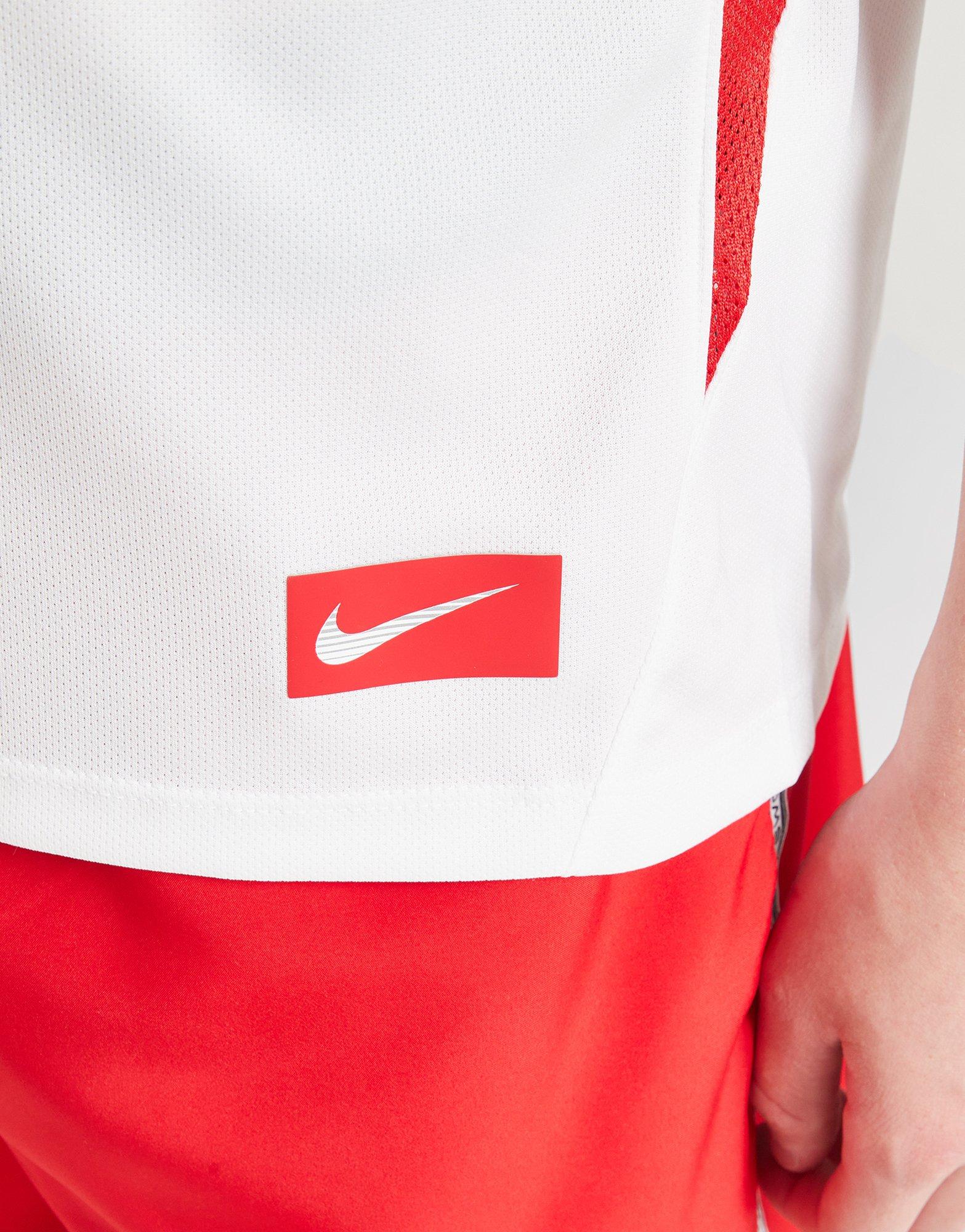 Детска тениска NIKE ТЕНИСКА B NK DF MULTI SS ТОП GX LOVE HJ3743-101 Бял