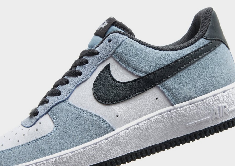Чоловічі кросівки NIKE AIR FORCE 1 '07 LV8  IF6205-400 Сірий