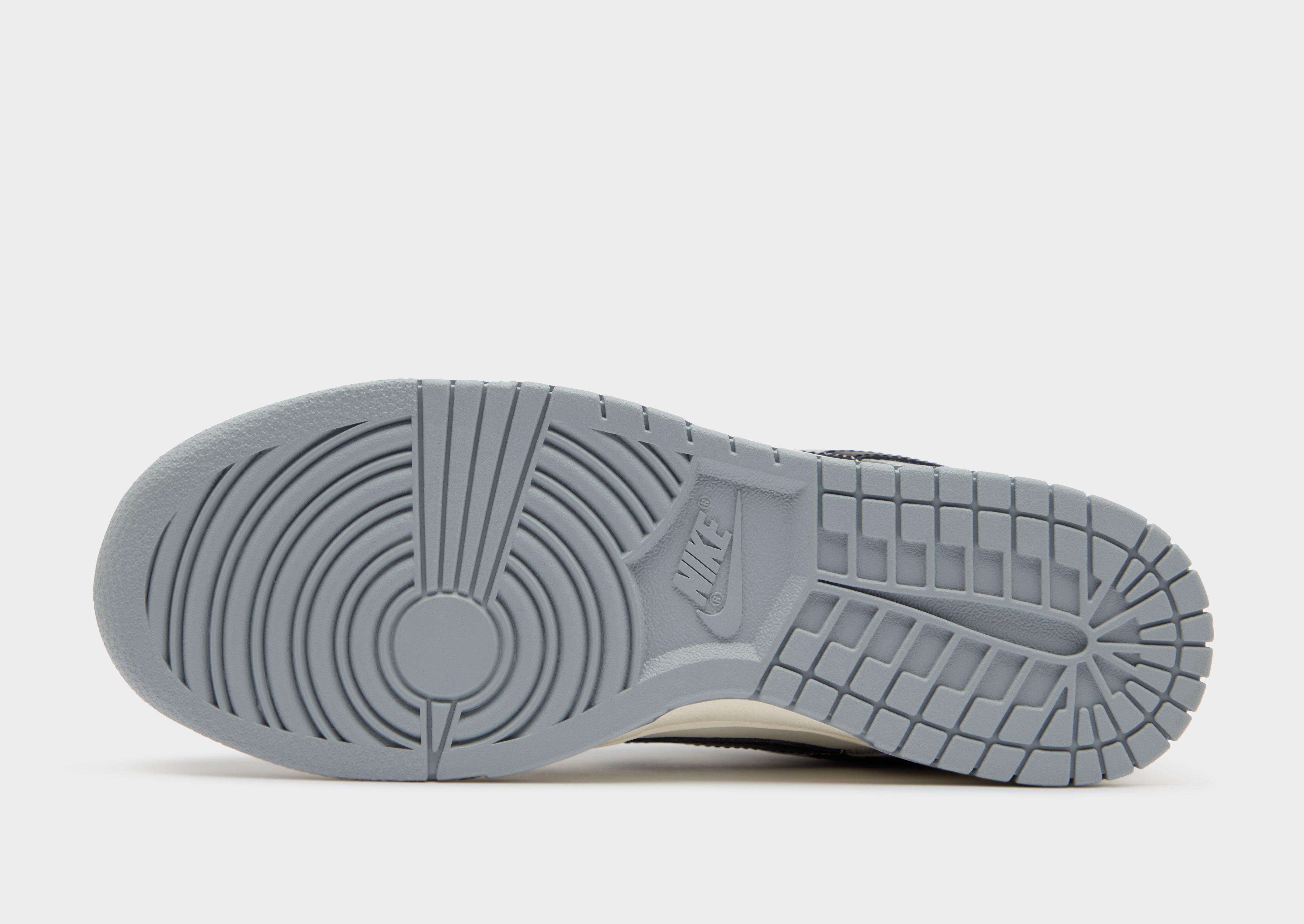 Adidași pentru bărbați NIKE DUNK LOW  IB3079-101 Gri