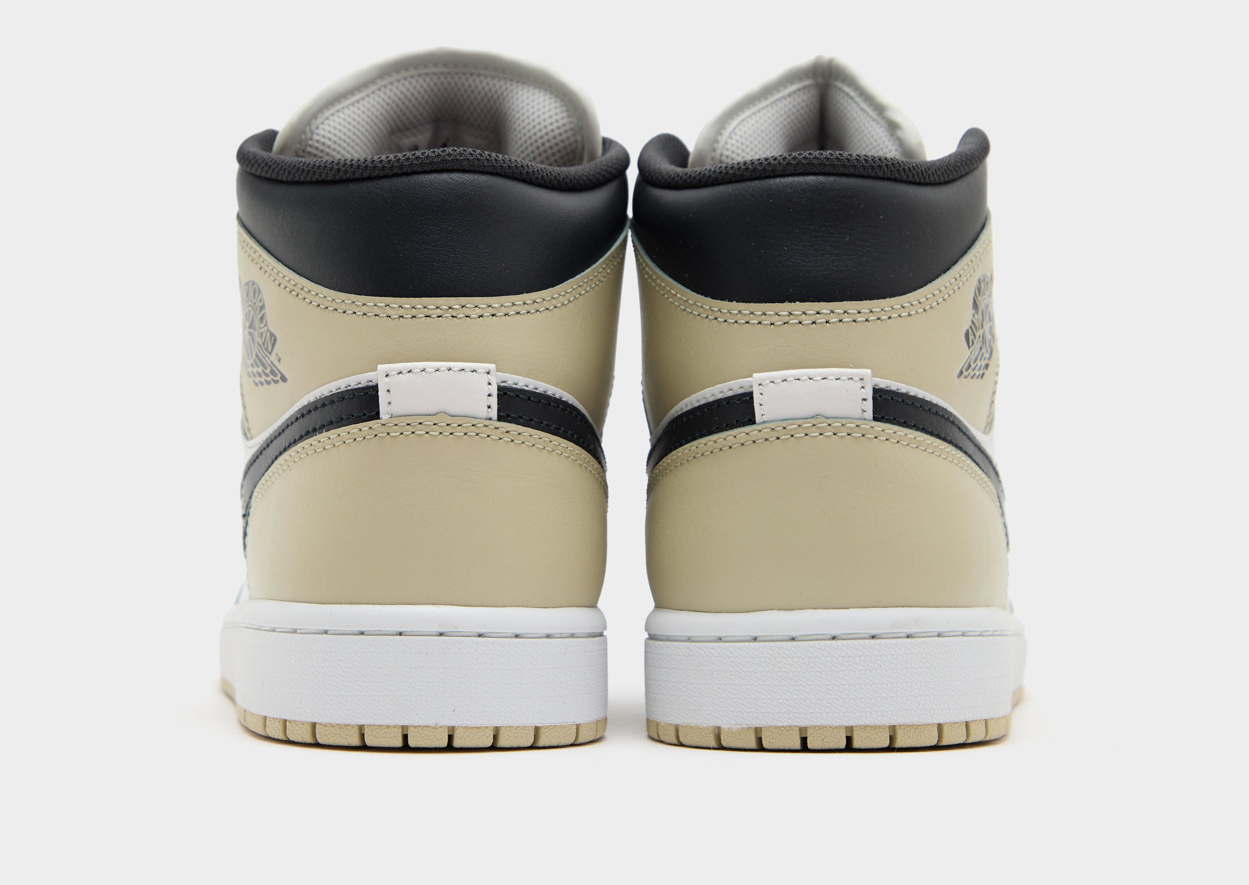 Чоловічі кросівки AIR JORDAN 1 MID DQ8426-153 Білий