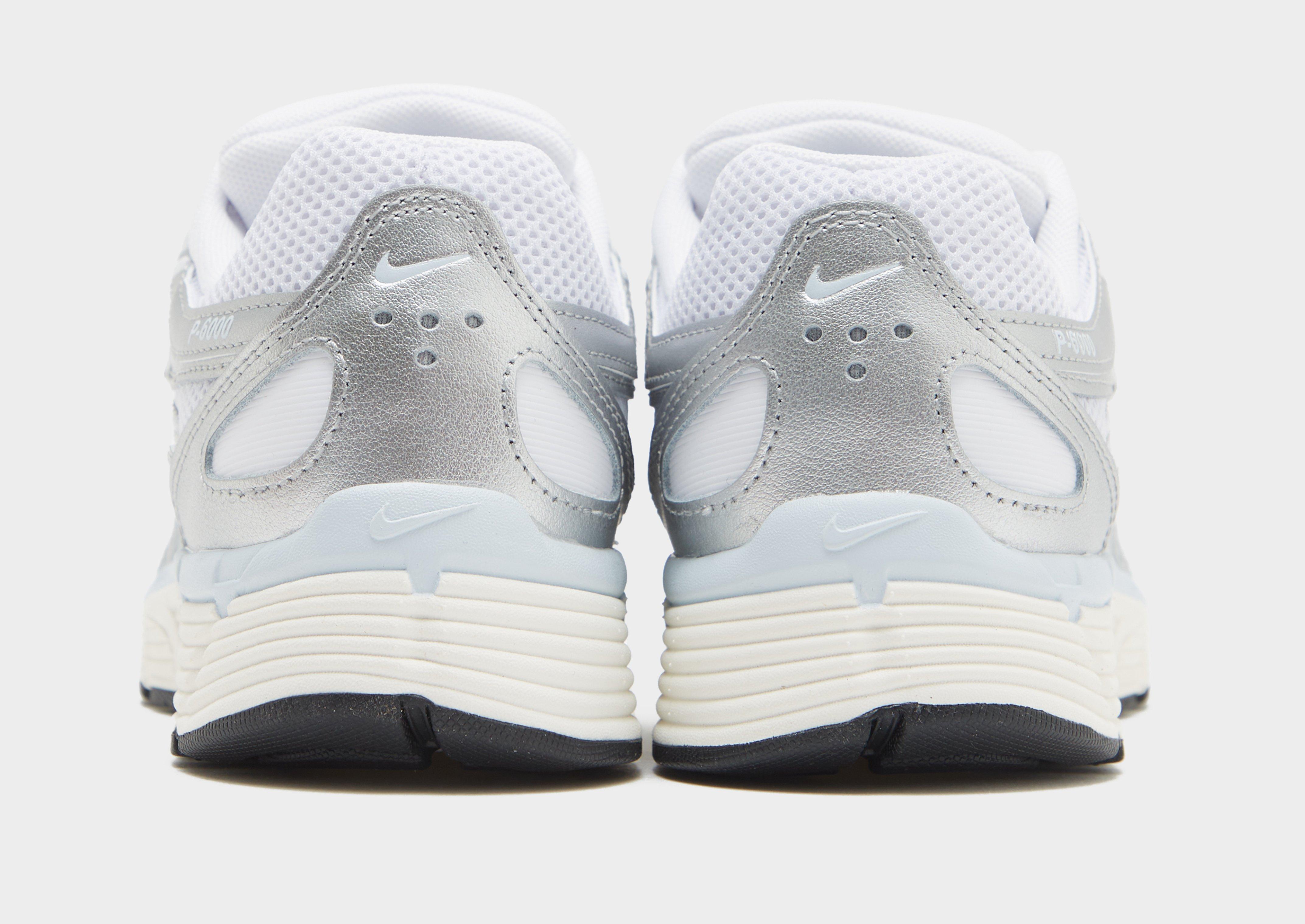 Жіночі кросівки W NIKE P-6000 BV1021-106 Сріблястий