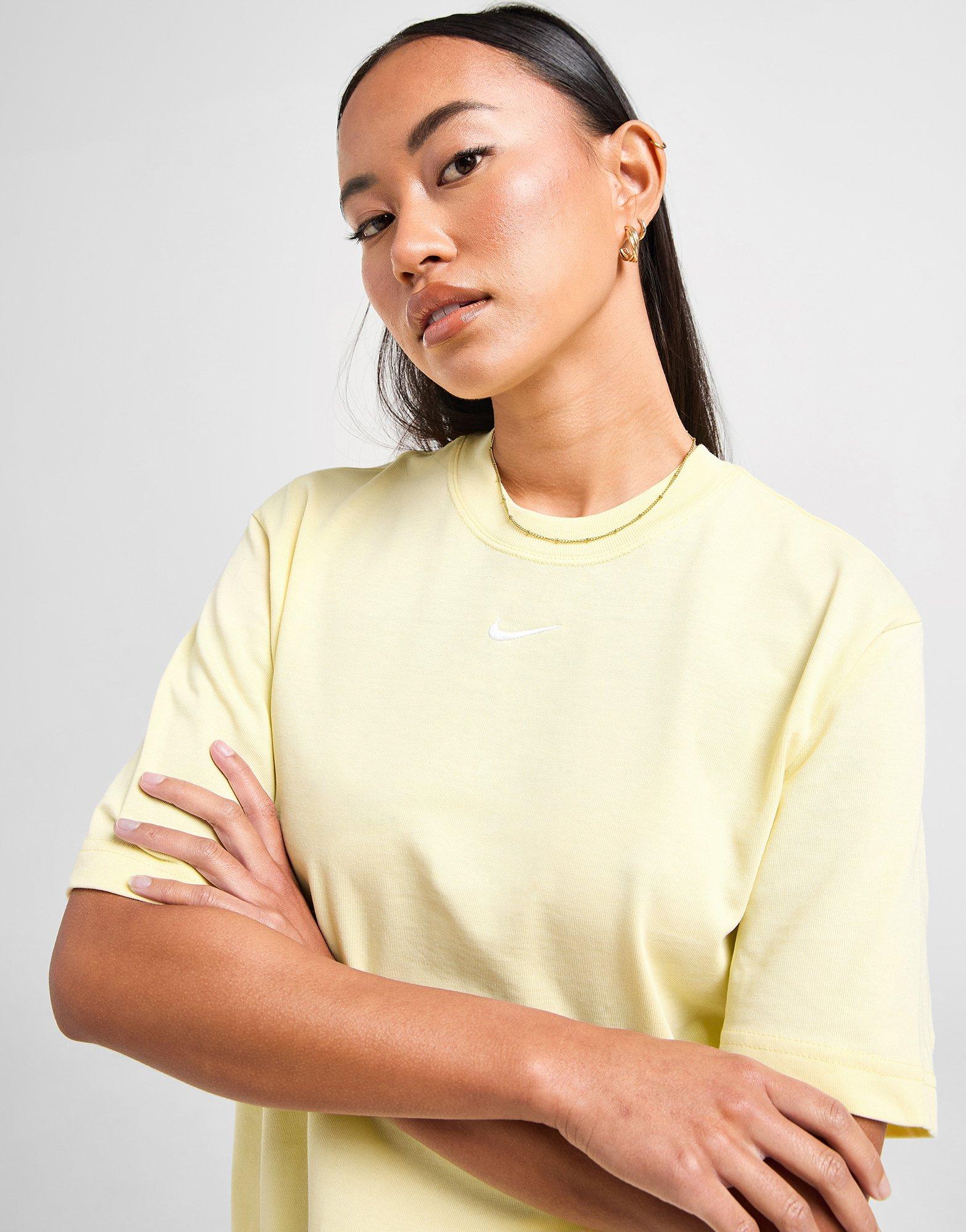 Дамска тениска NIKE ТЕНИСКА W NSW ESSNTL SS TEE BOXY DD1237-744 Бежов