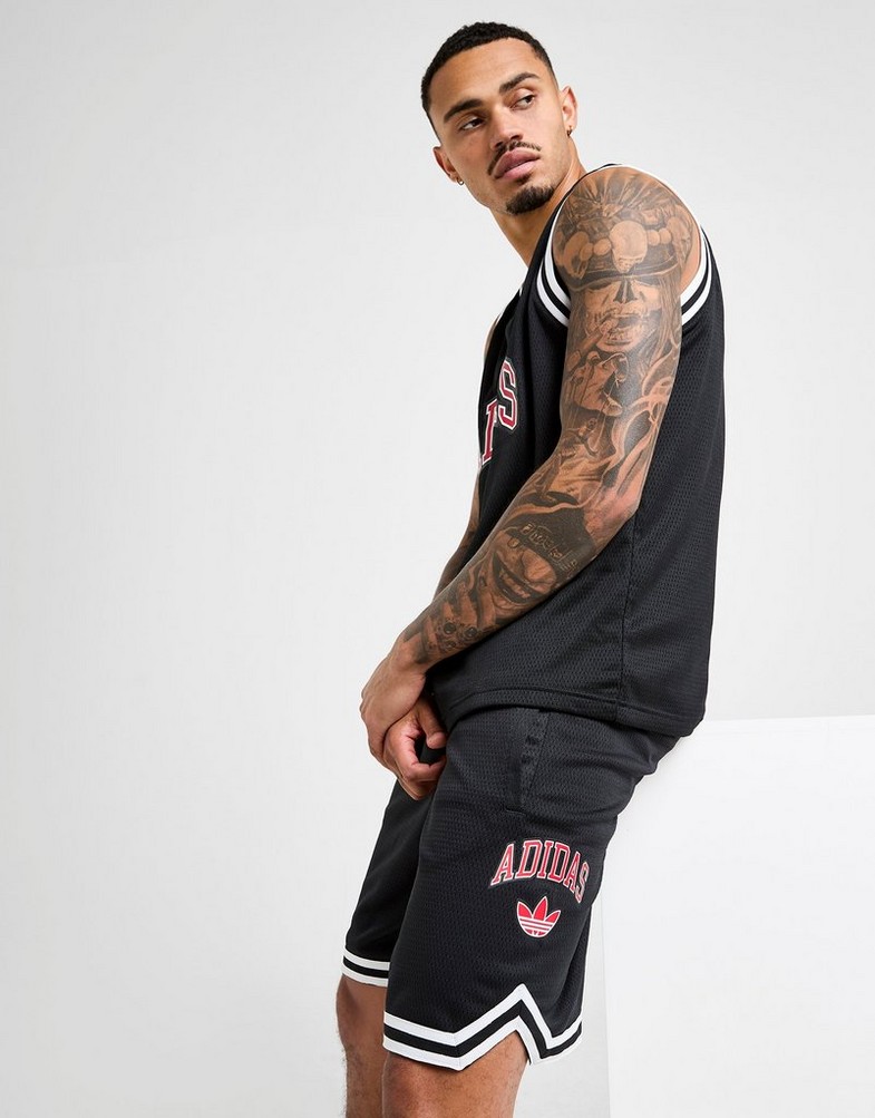 Vyriški šortai ADIDAS ŠORTAI VARSITY BB SHORTS JP1002 Juoda