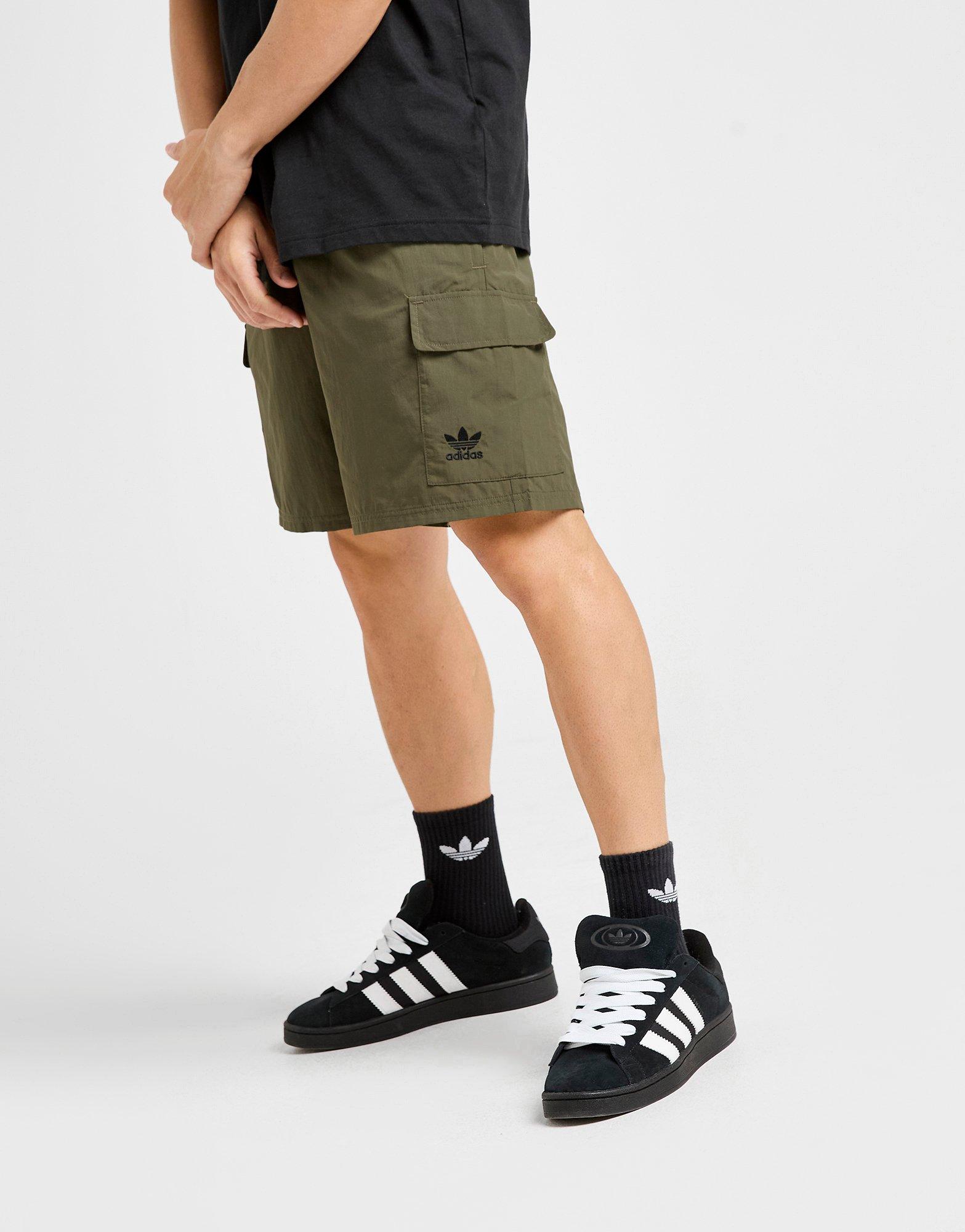 Krótkie spodenki, szorty męskie ADIDAS SZORTY ESS WVN SHORTS KB8342 Beżowy
