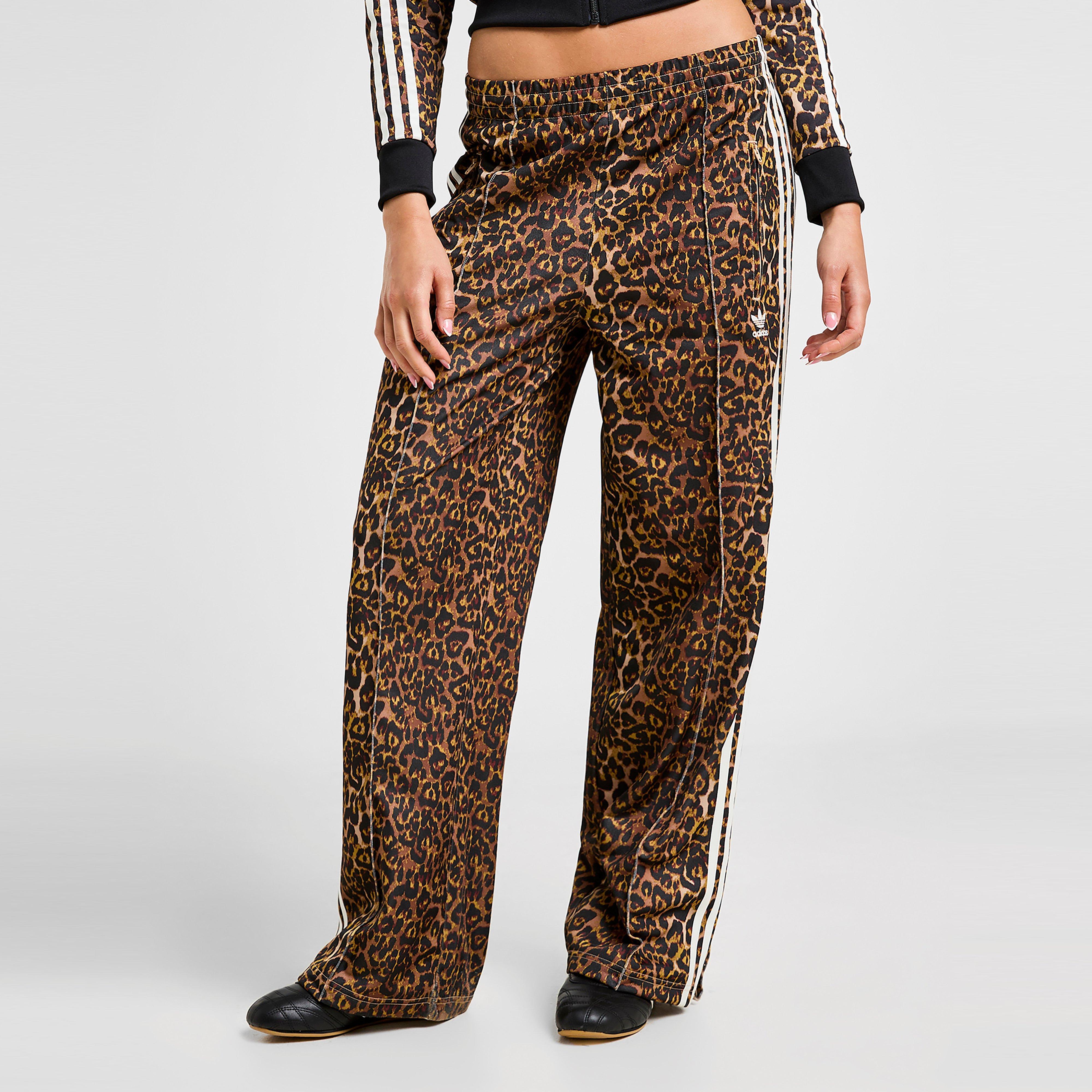 Ženske hlače ADIDAS HLAČE LEO OS FIREBIRD PANT AOP