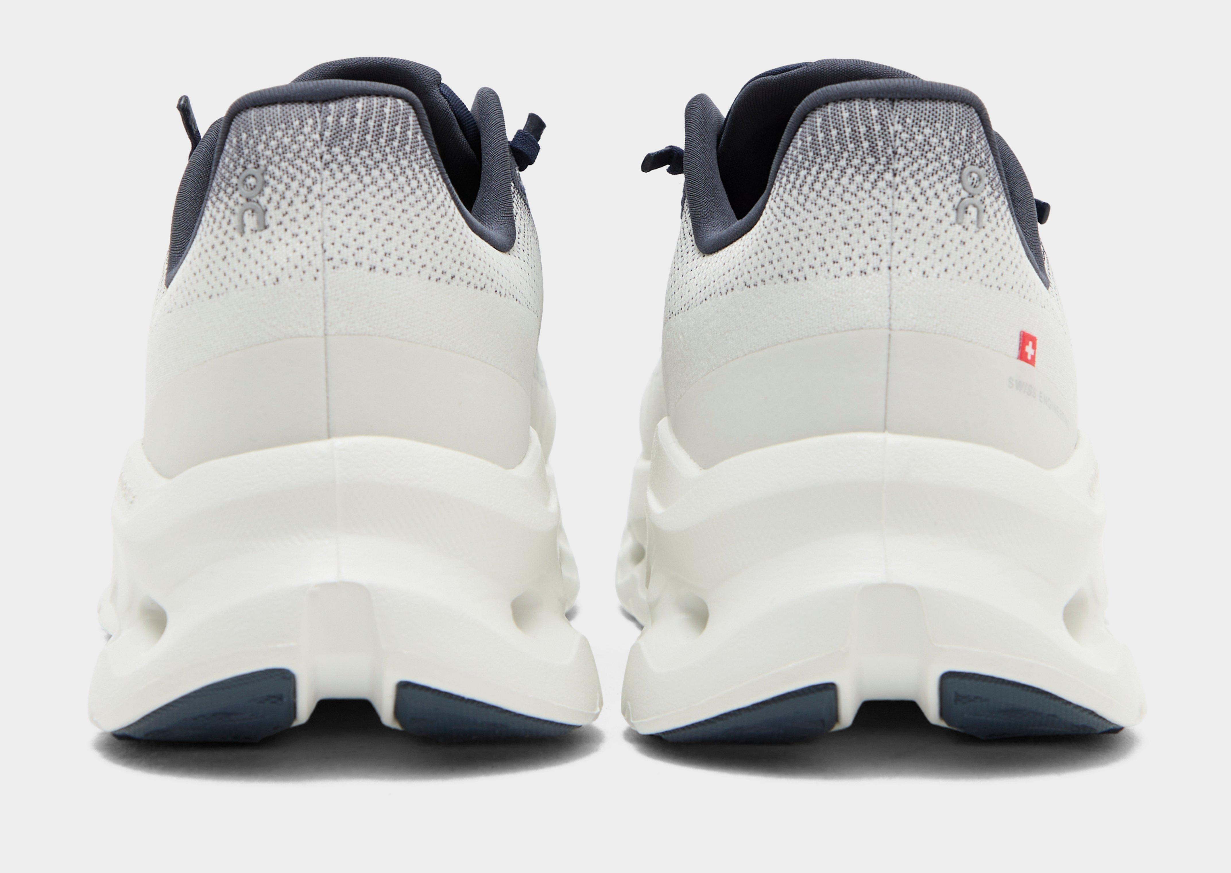 Чоловічі кросівки для бігу ON CLOUDTILT  3ME10101764 Білий