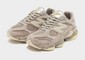 NEW BALANCE U9060