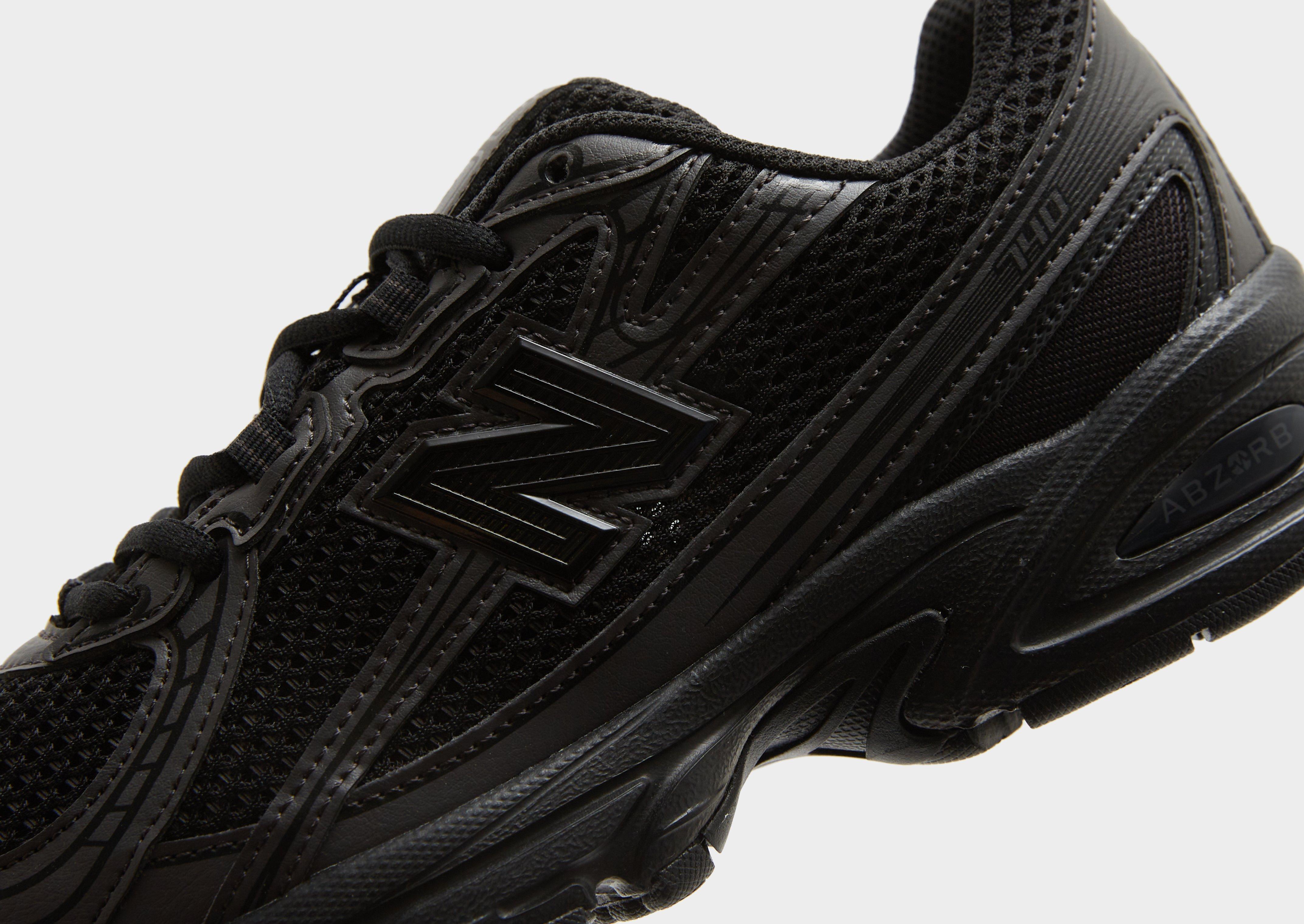 New Balance 740