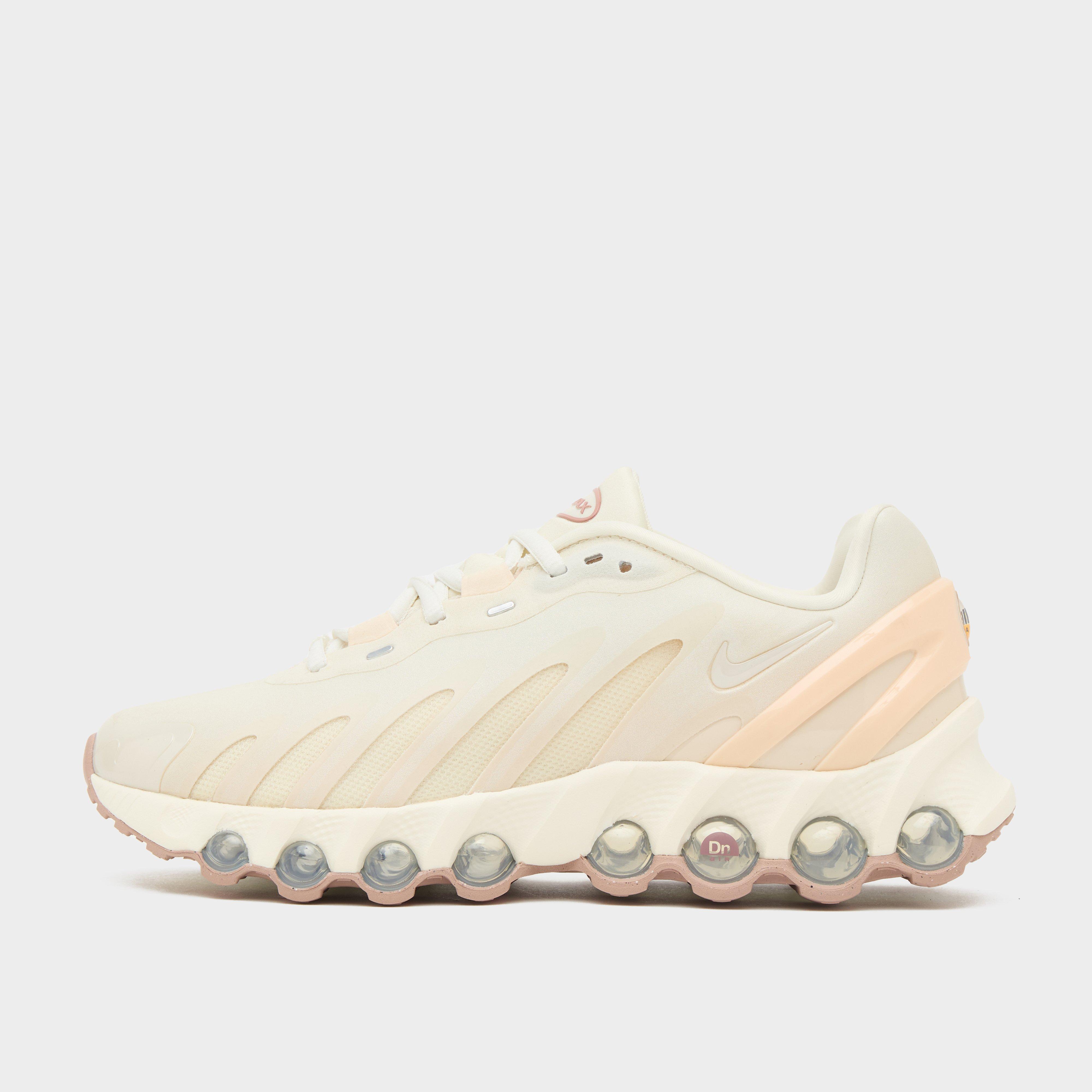 Adidași de damă NIKE W AIR MAX DN8