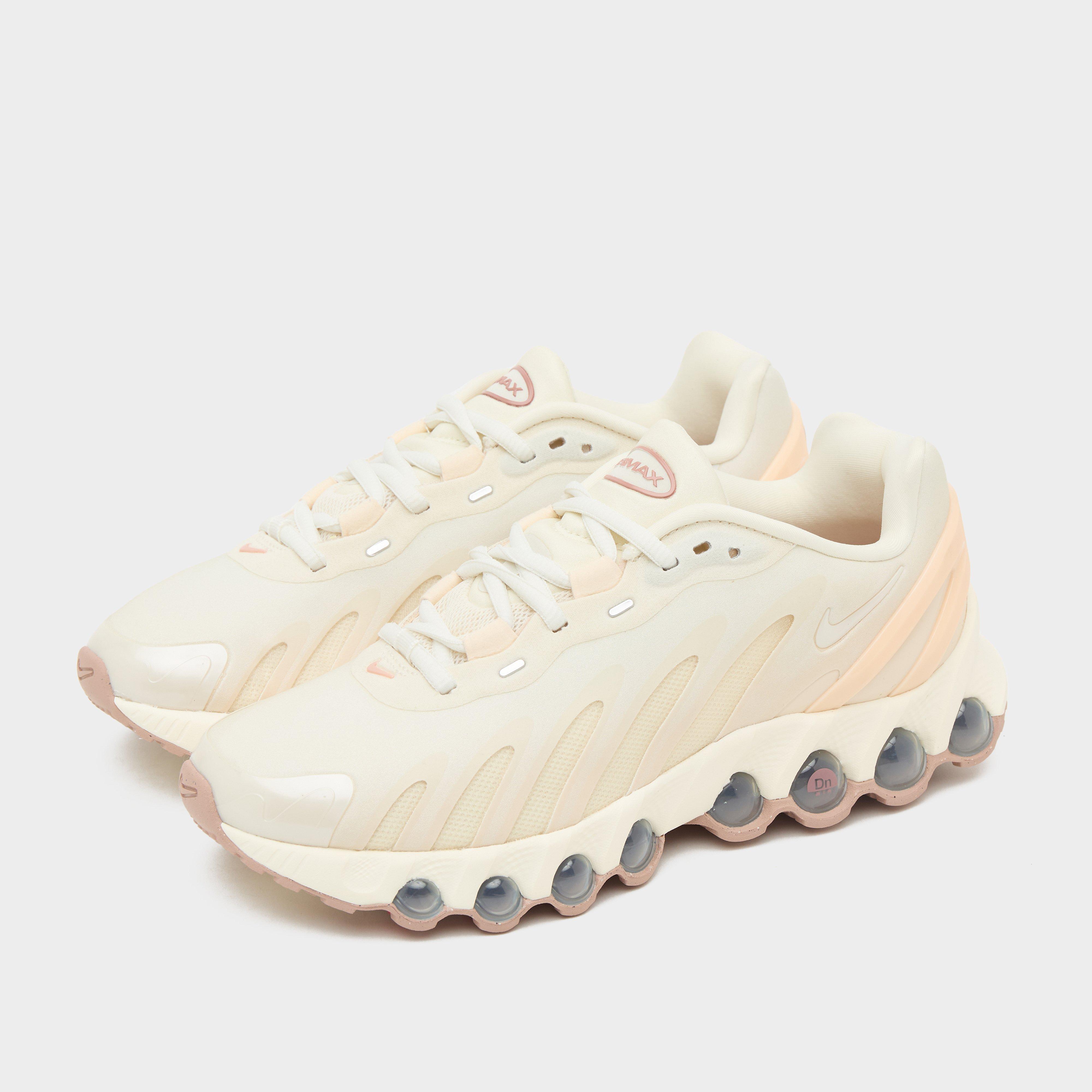 Adidași de damă NIKE W AIR MAX DN8