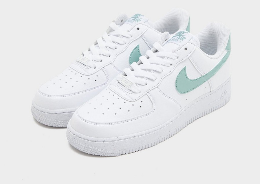 Adidași de damă NIKE AIR FORCE 1 '07  DV3808-112 Alb
