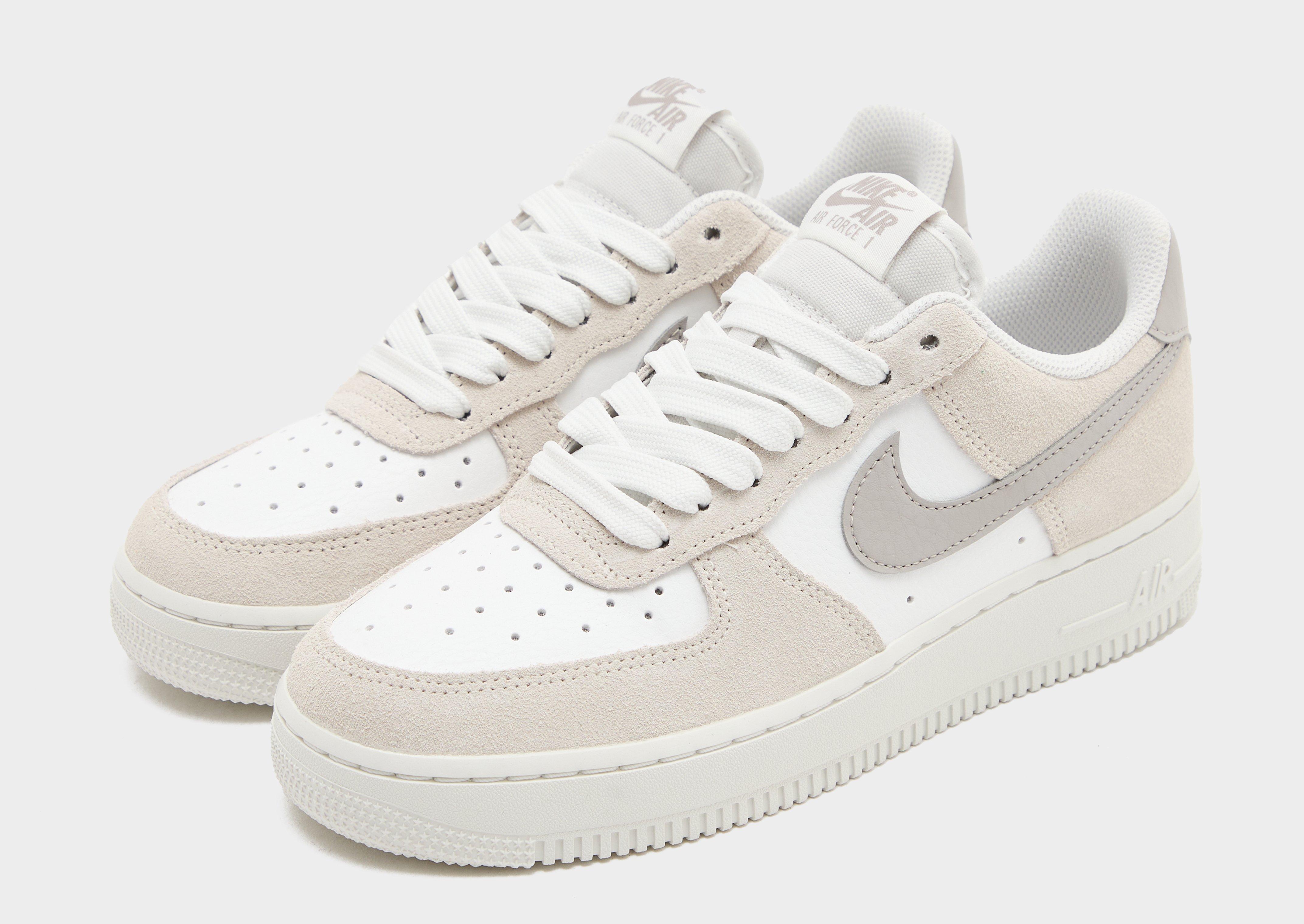 Жіночі кросівки NIKE W AIR FORCE 1 LO SR II7650-121 Бежевий