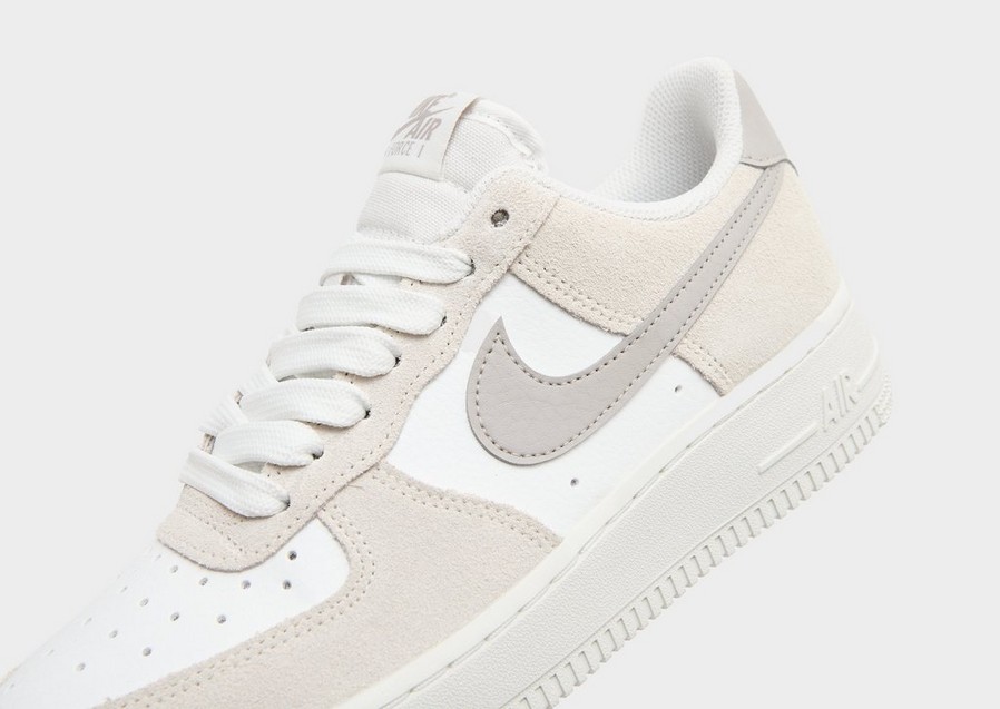 Adidași de damă NIKE W AIR FORCE 1 LO SR II7650-121 Bej