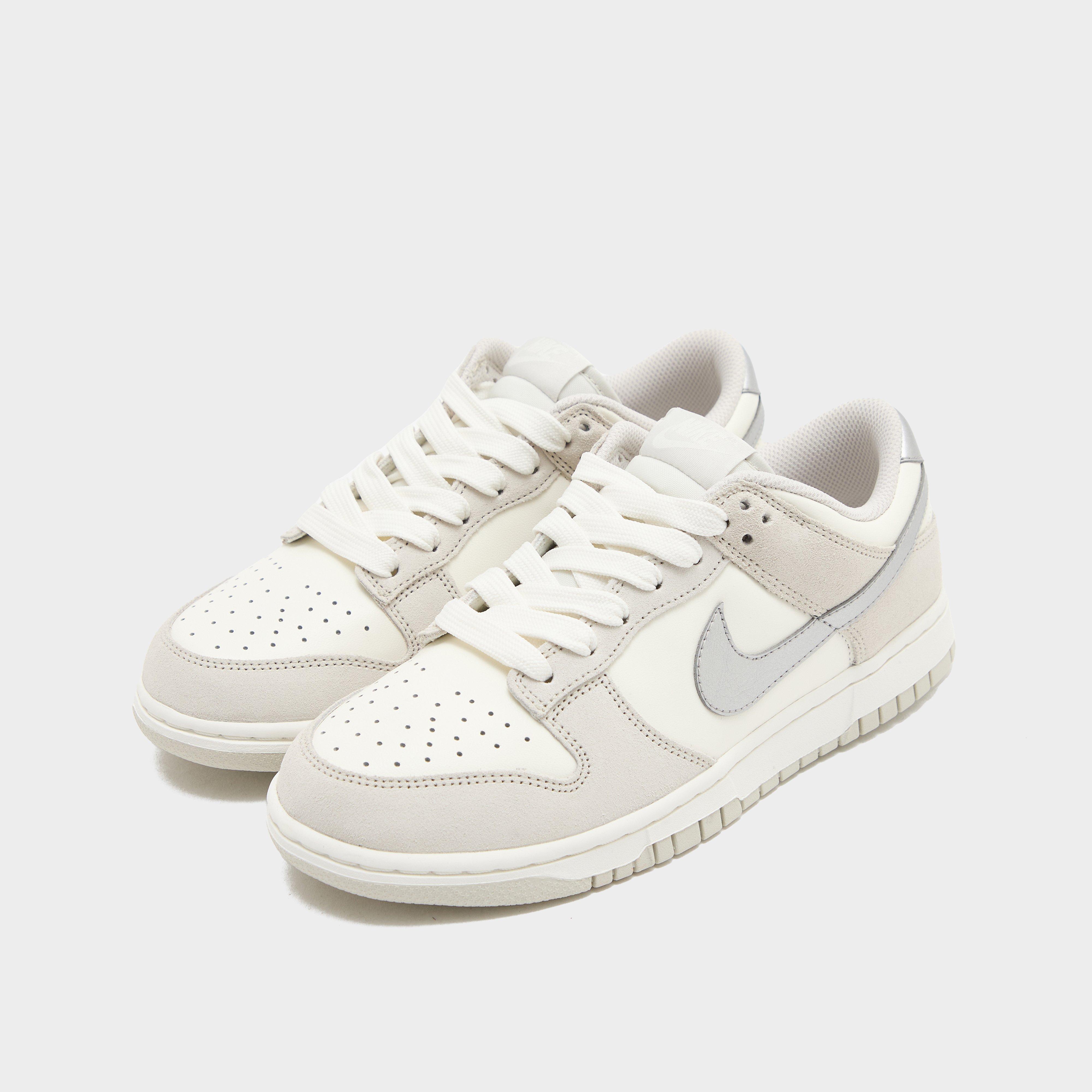 Adidași de damă NIKE WMNS NIKE DUNK LOW