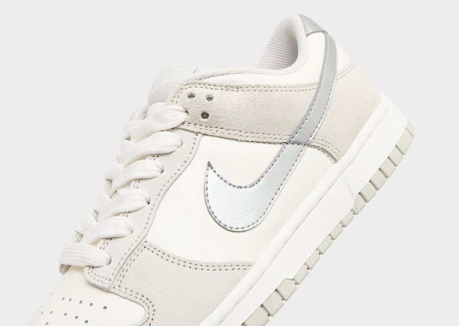 Adidași de damă NIKE WMNS NIKE DUNK LOW II7651-133 Bej
