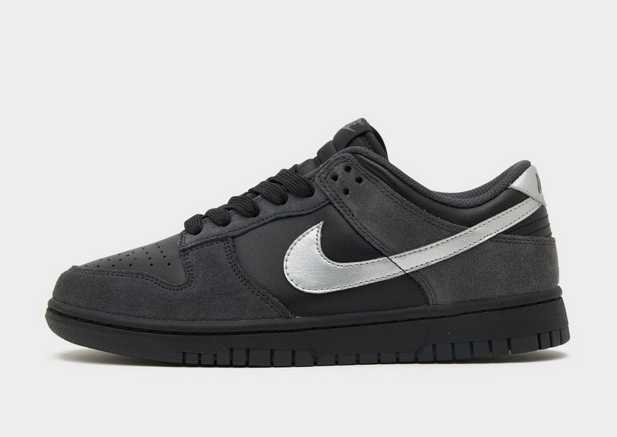 Adidași de damă NIKE WMNS NIKE DUNK LOW II7636-001 Negru