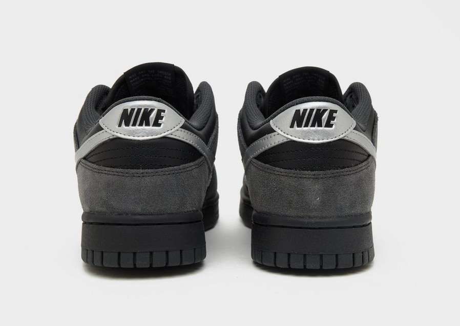 Adidași de damă NIKE WMNS NIKE DUNK LOW II7636-001 Negru