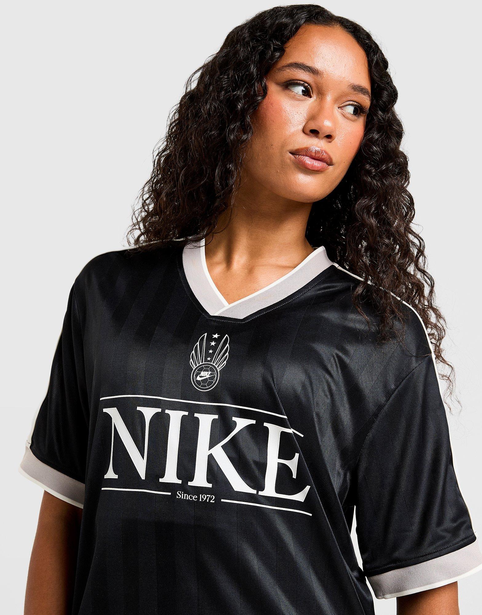 Dámske tričko NIKE TRIČKO W NSW V NECK JERSEY IH8504-010 Čierna