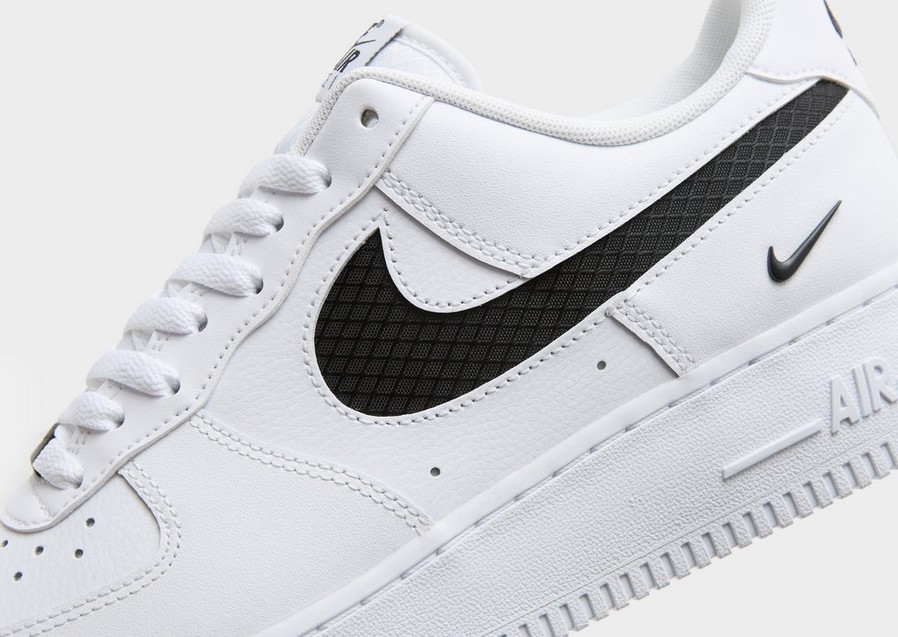 Adidași pentru bărbați NIKE AIR FORCE 1 '07 LV8  IH4452-100 Negru