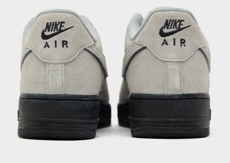 Adidași pentru bărbați NIKE AIR FORCE 1 '07 LV8  HQ1966-001 Gri