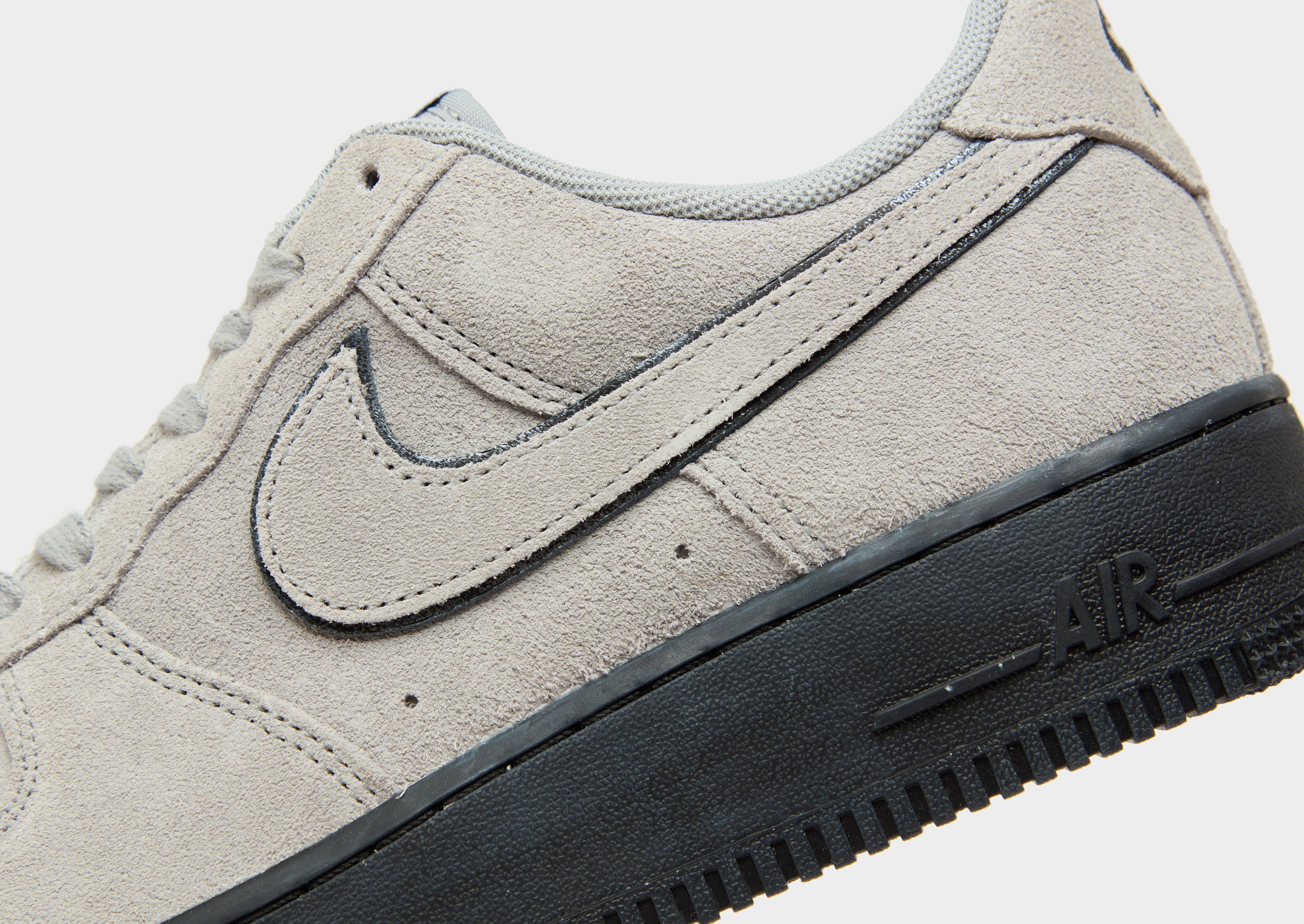 Мъжки маратонки NIKE AIR FORCE 1 '07 LV8  HQ1966-001 Сив