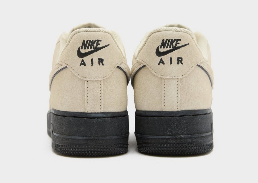 Adidași pentru bărbați NIKE AIR FORCE 1 '07 LV8  HQ1966-200 Bej
