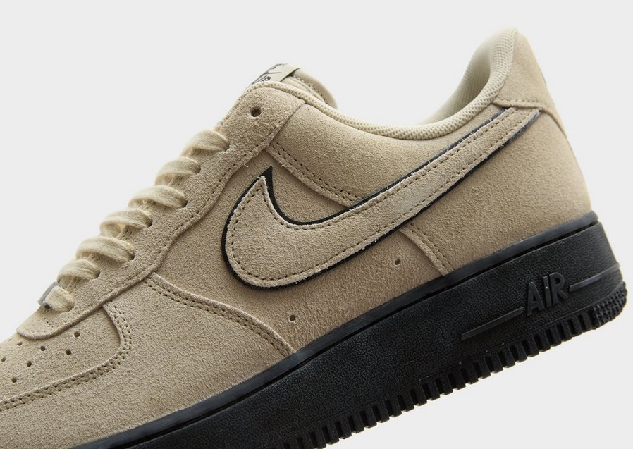 Adidași pentru bărbați NIKE AIR FORCE 1 '07 LV8  HQ1966-200 Bej