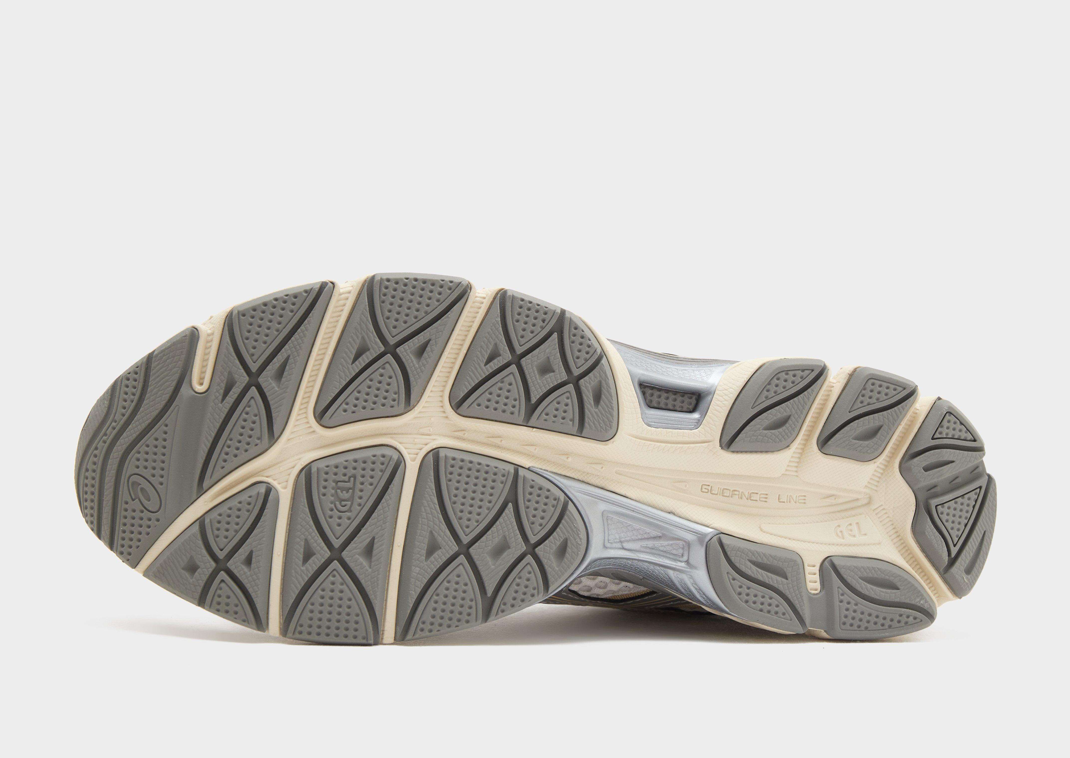 Buty sneakersy męskie ASICS GEL-CUMULUS 16 1203A733-101 Srebrny