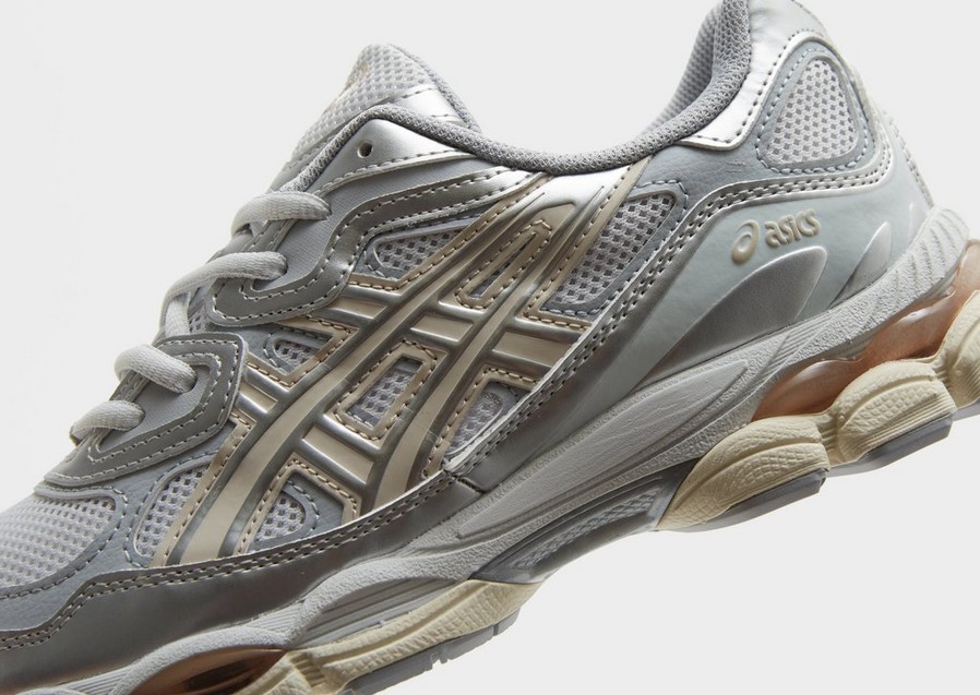 Жіночі кросівки ASICS GEL-NYC 1203A946-020 Сріблястий