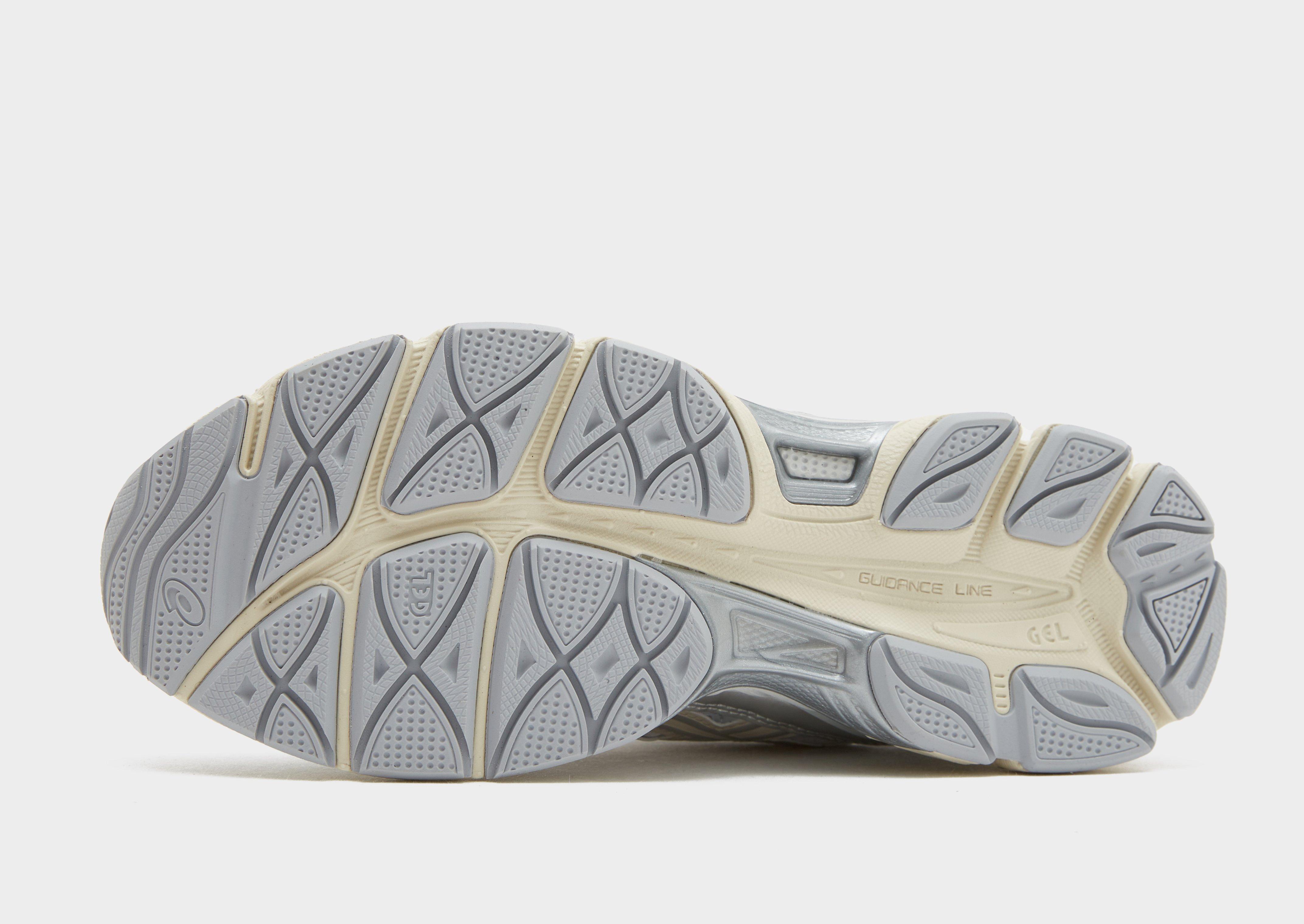 Buty sneakersy damskie ASICS GEL-NYC 1203A946-020 Srebrny