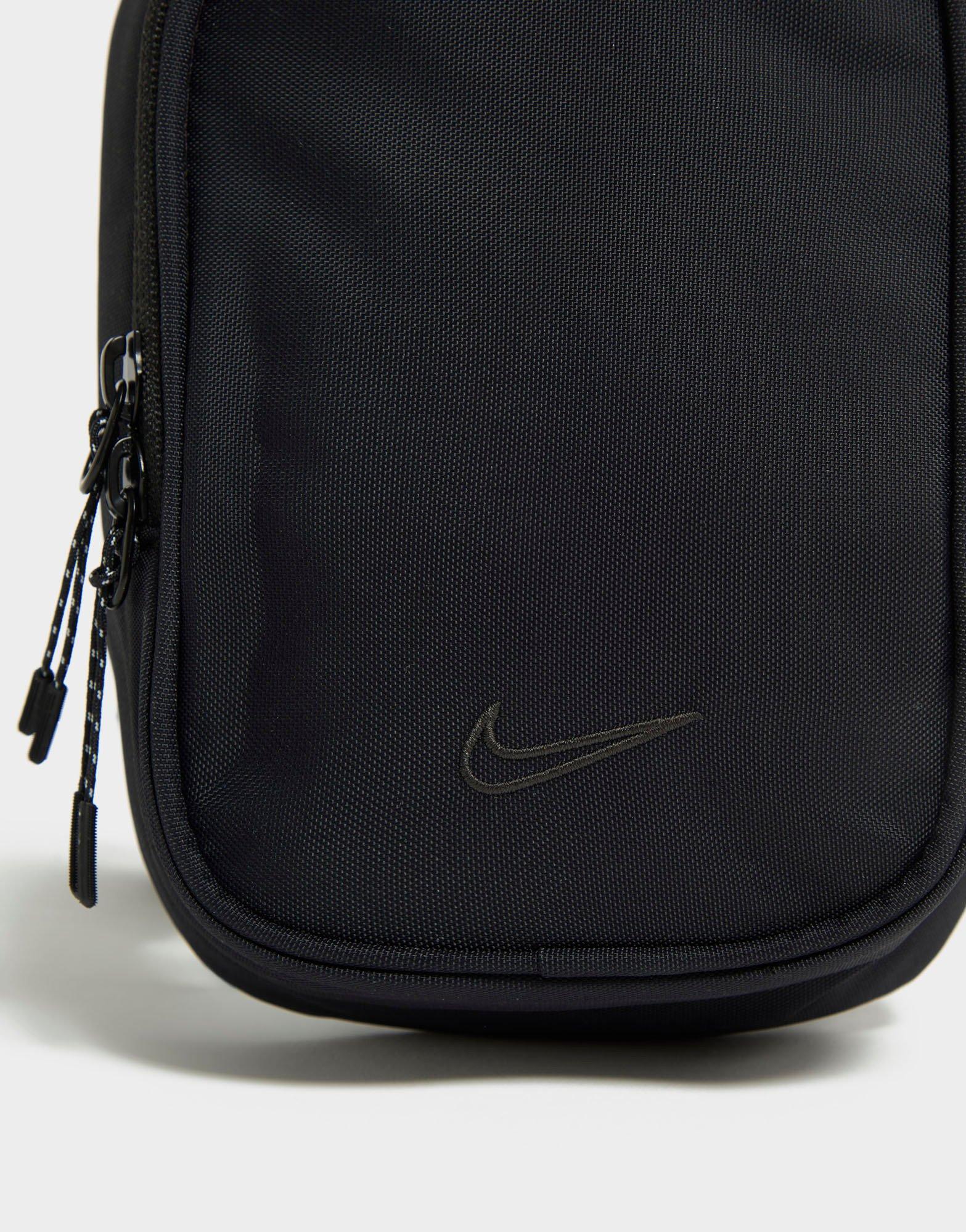 Damska NIKE TORBA NK NSW COMMUTE CROSSBODY FZ6133-011 Czarny