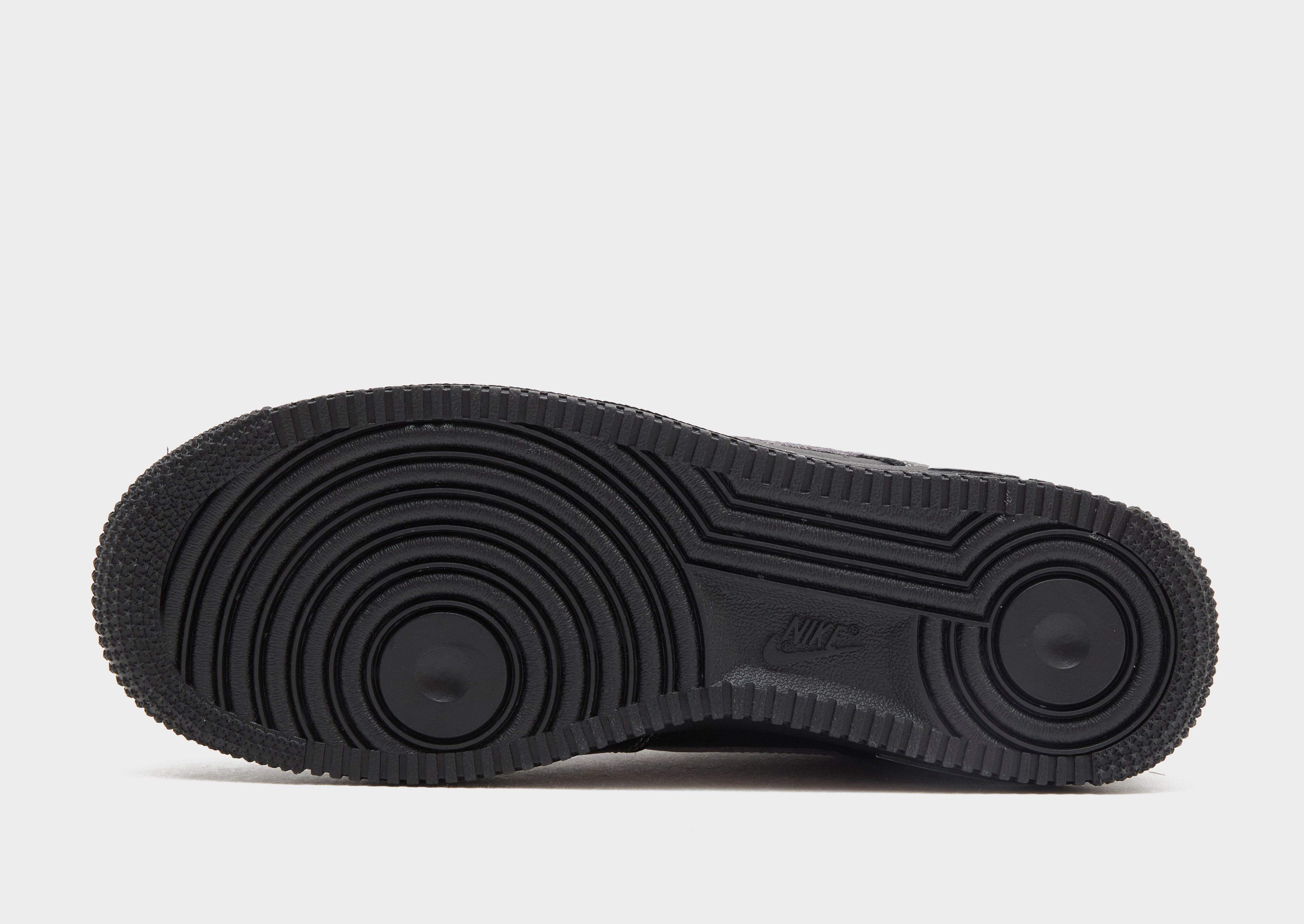 Pánske tenisky NIKE AIR FORCE 1 '07 LV8 ESS+ HQ2037-006 Čierna