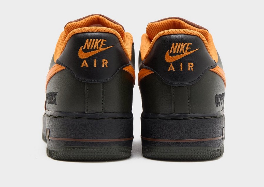 Adidași pentru bărbați NIKE AIR FORCE 1 GTX CK2630-201 Maro