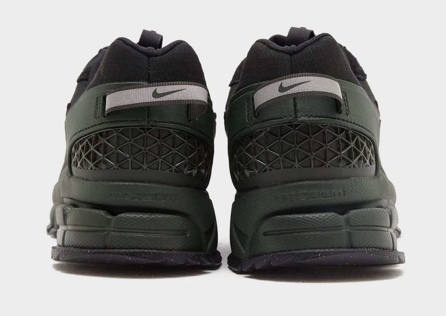 Adidași pentru bărbați NIKE ZOOM VOMERO ROAM FV2295-300 Negru