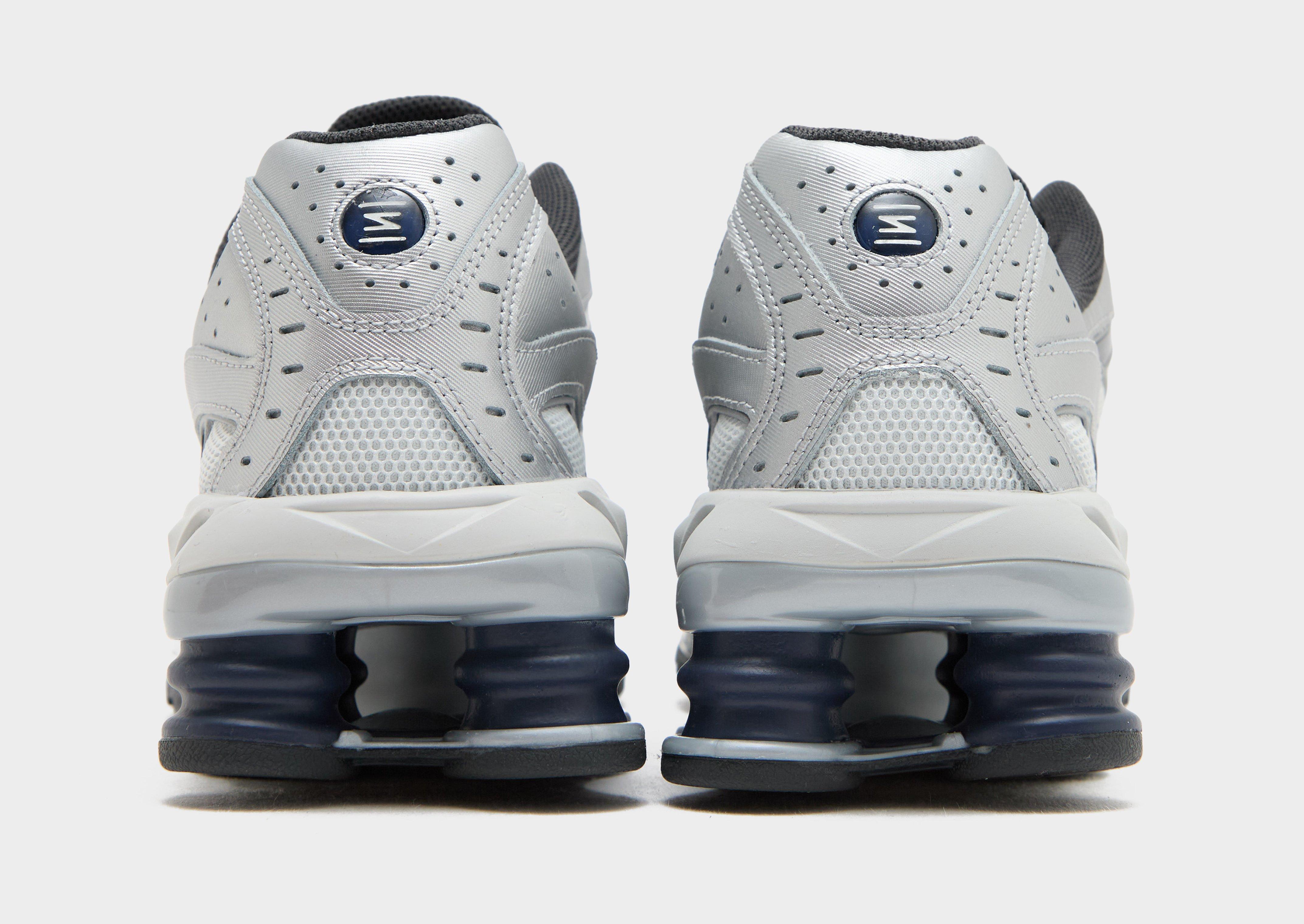 Adidași pentru bărbați NIKE SHOX RIDE 2 MTLC IO1449-025 Gri