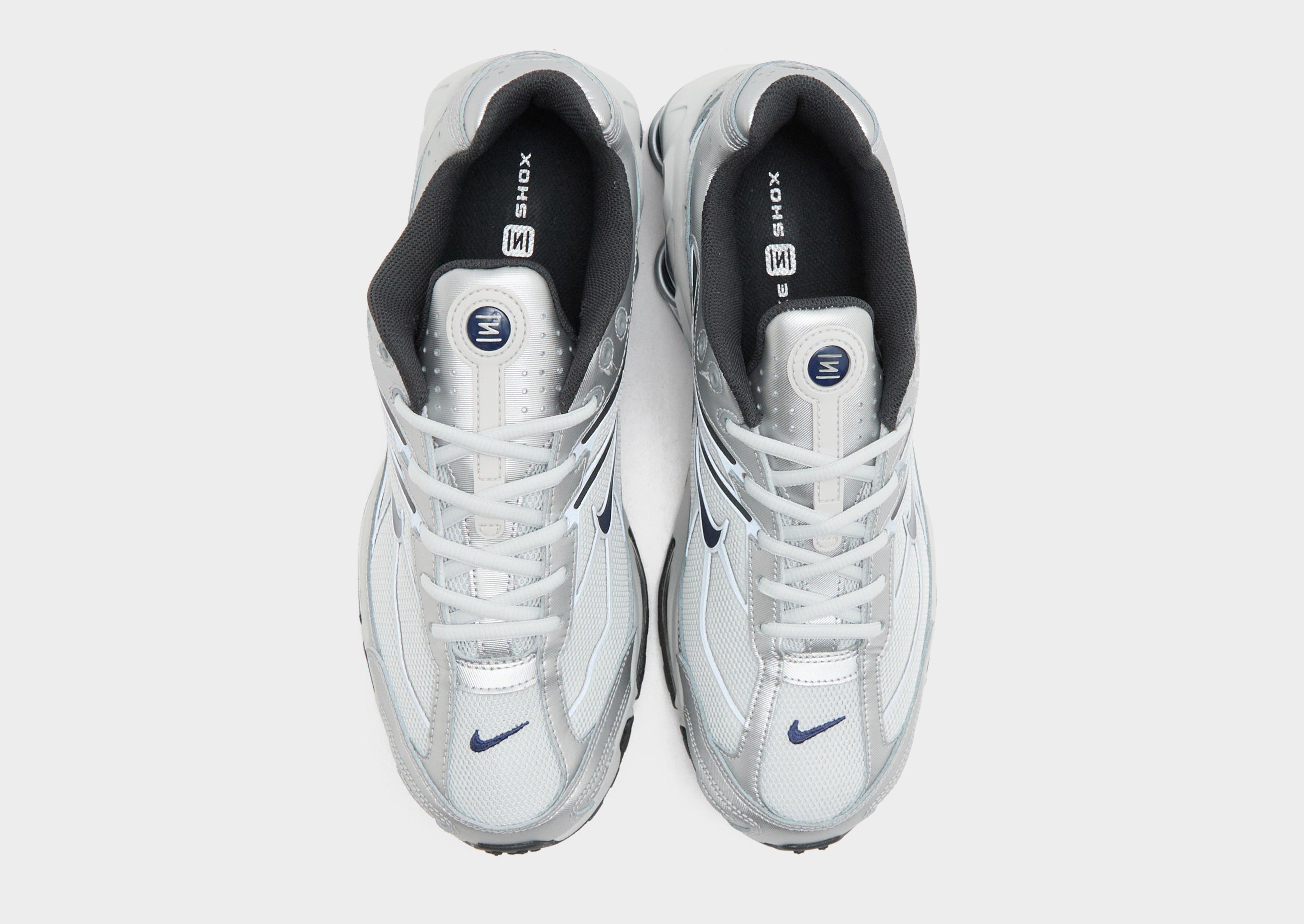 Adidași pentru bărbați NIKE SHOX RIDE 2 MTLC IO1449-025 Gri