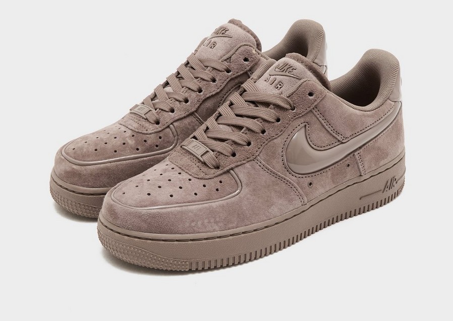Adidași de damă NIKE W AIR FORCE 1 '07 TREND RM HV4406-200 Maro
