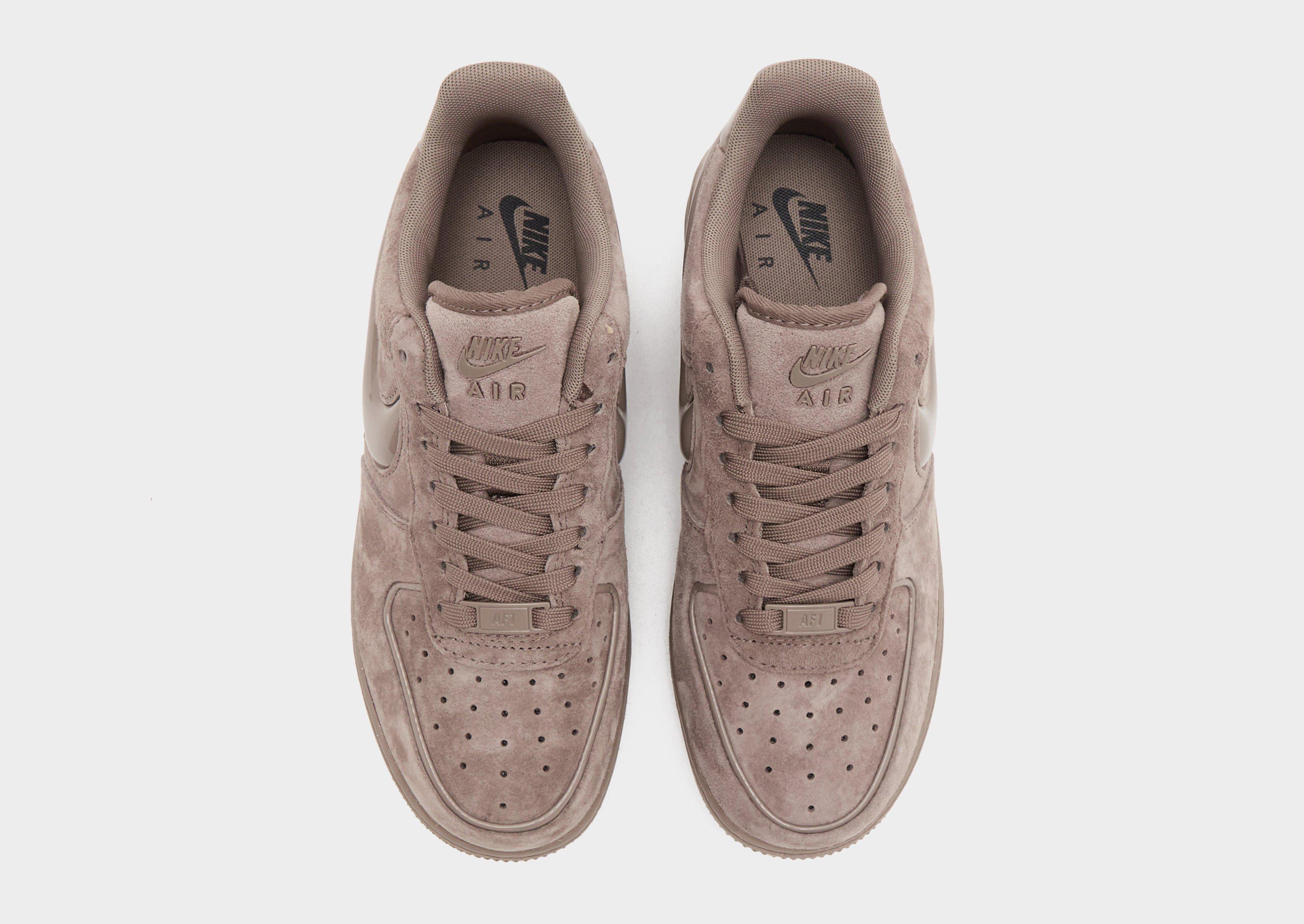 Buty sneakersy damskie NIKE W AIR FORCE 1 '07 TREND RM HV4406-200 Brązowy