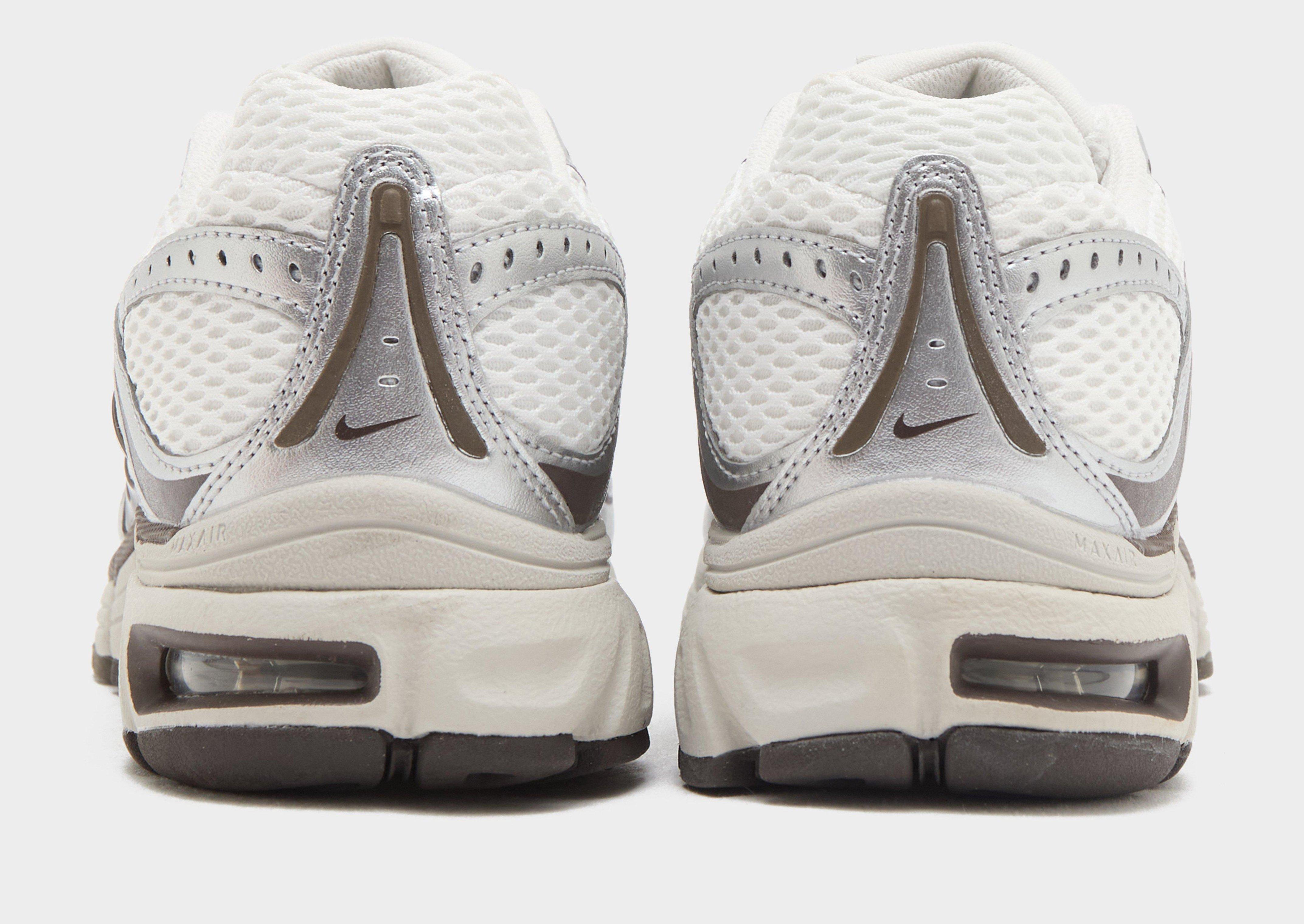 Adidași de damă NIKE W AIR MAX MOTO 2K IO1915-030 Bej