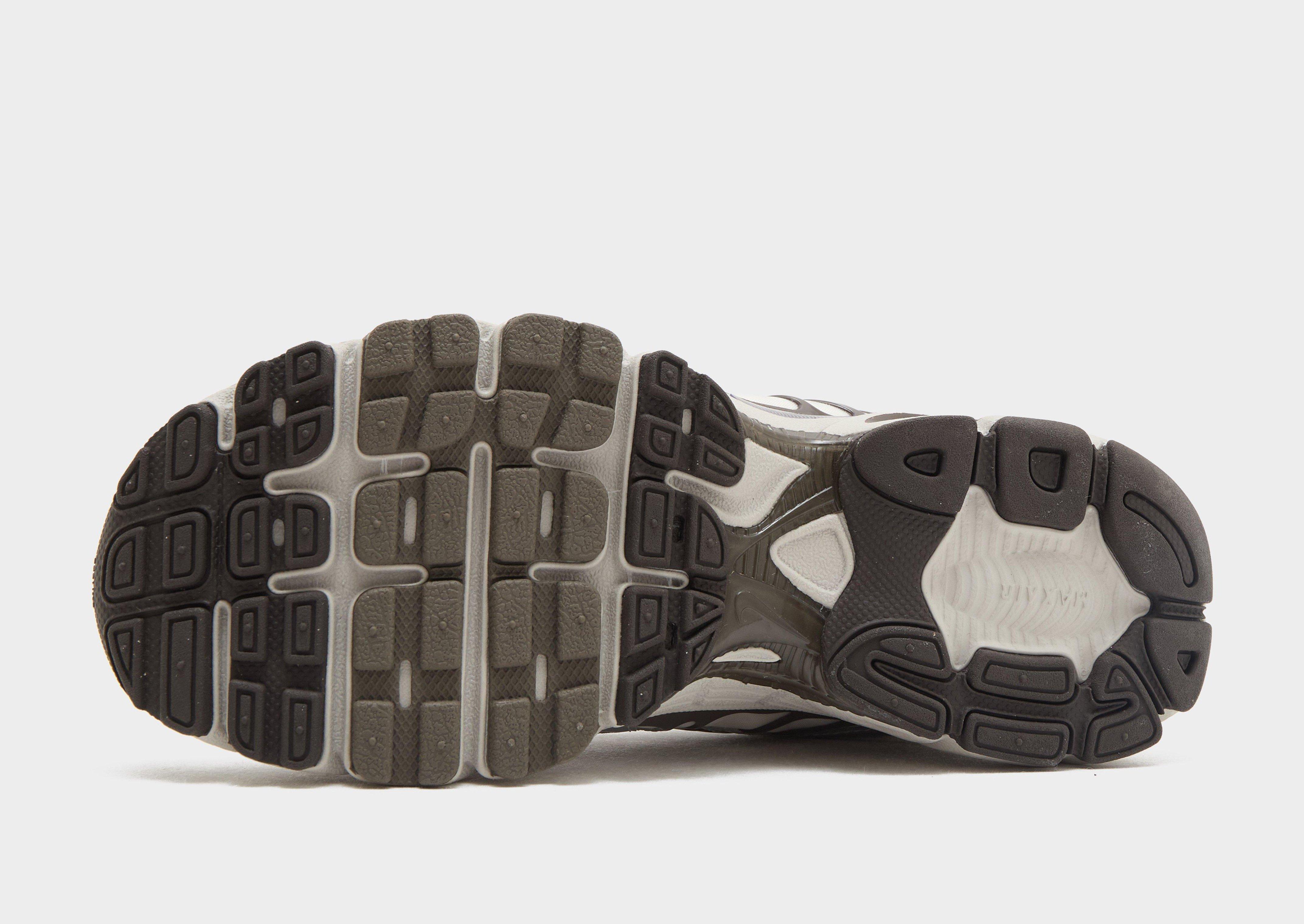 Adidași de damă NIKE W AIR MAX MOTO 2K IO1915-030 Bej