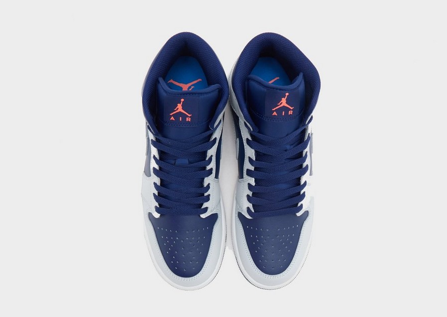 Adidași pentru bărbați AIR JORDAN 1 MID DQ8426-403 Gri