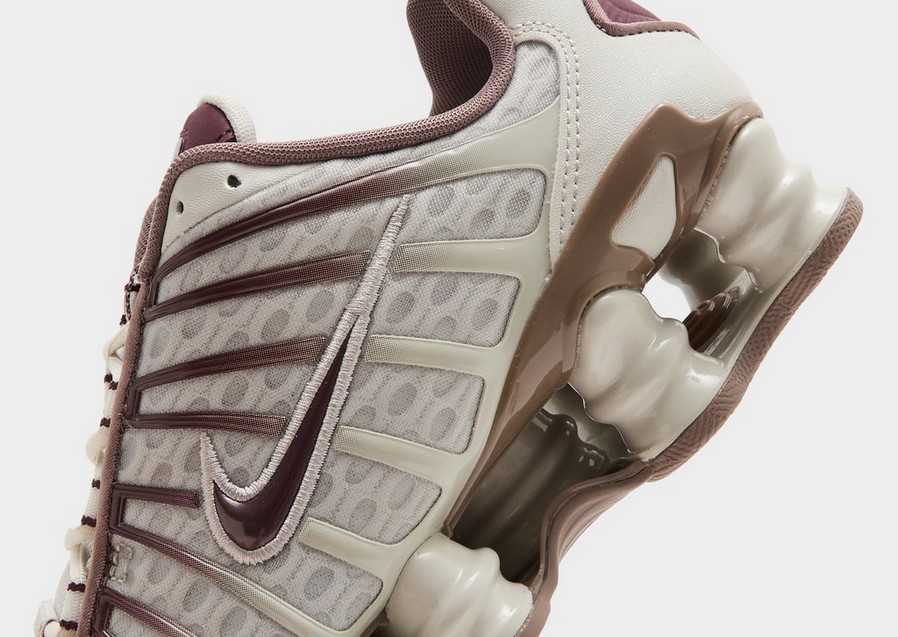 Kedai moterims NIKE W SHOX TL IM6013-072 Rusva