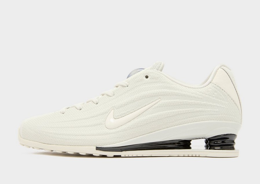 Adidași de damă NIKE W SHOX Z HQ7540-004 Bej