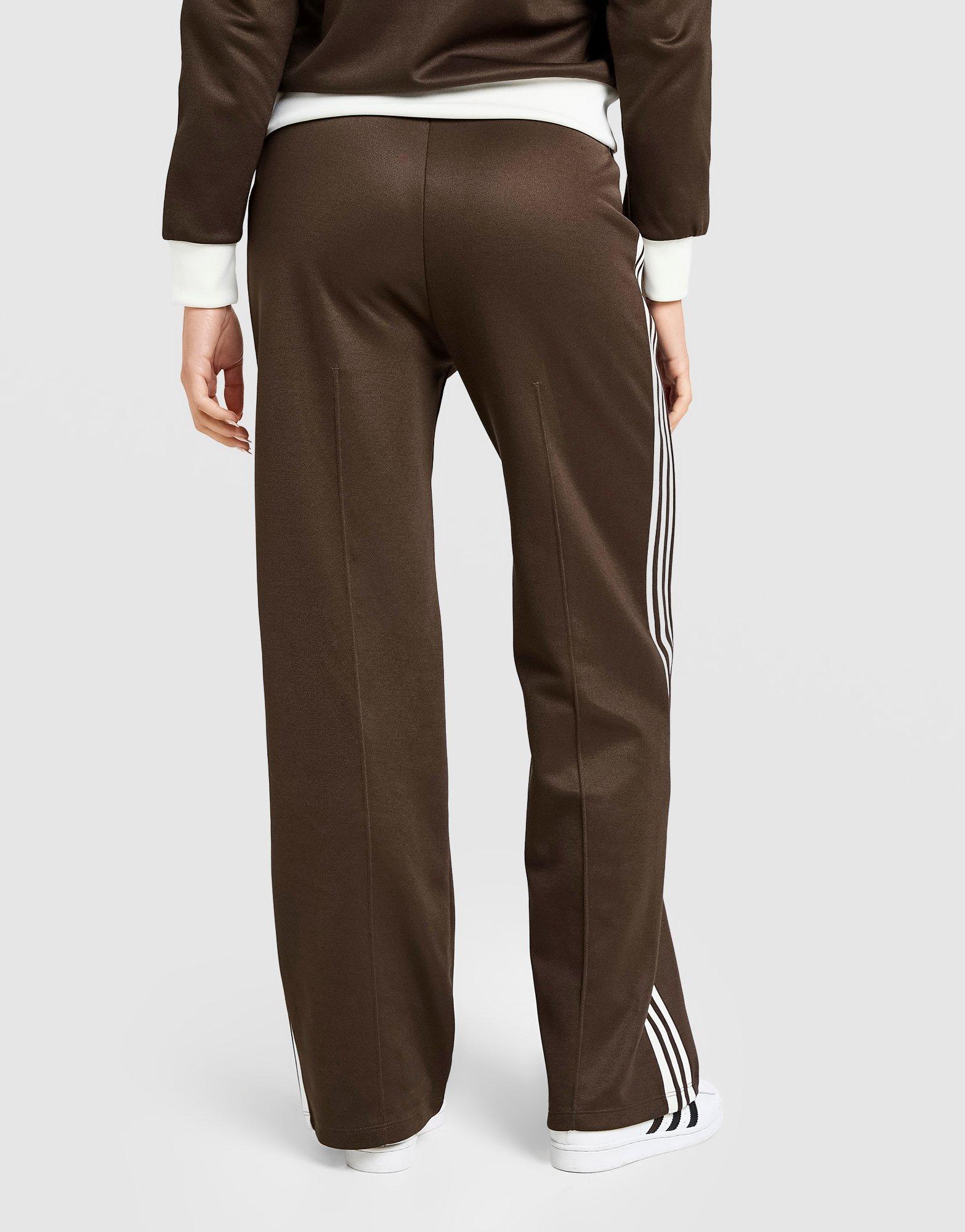 Pantaloni pentru femei ADIDAS PANTALONI  CLASSIC TP KH2342 Maro