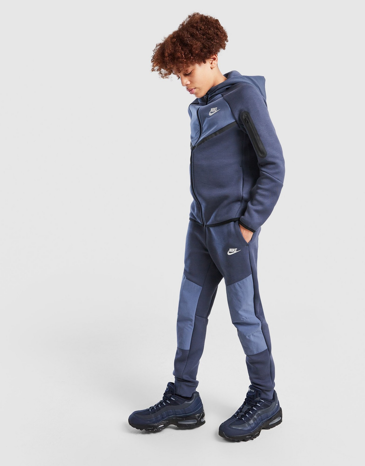 Nike Spodnie B Nsw Tch Flc Jggr - Pd