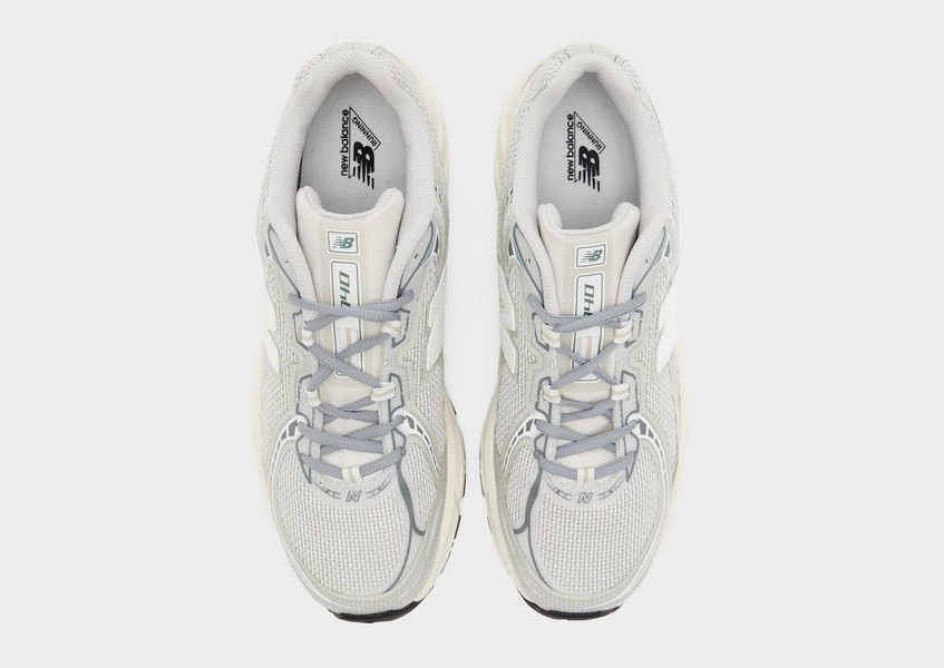 New Balance 740