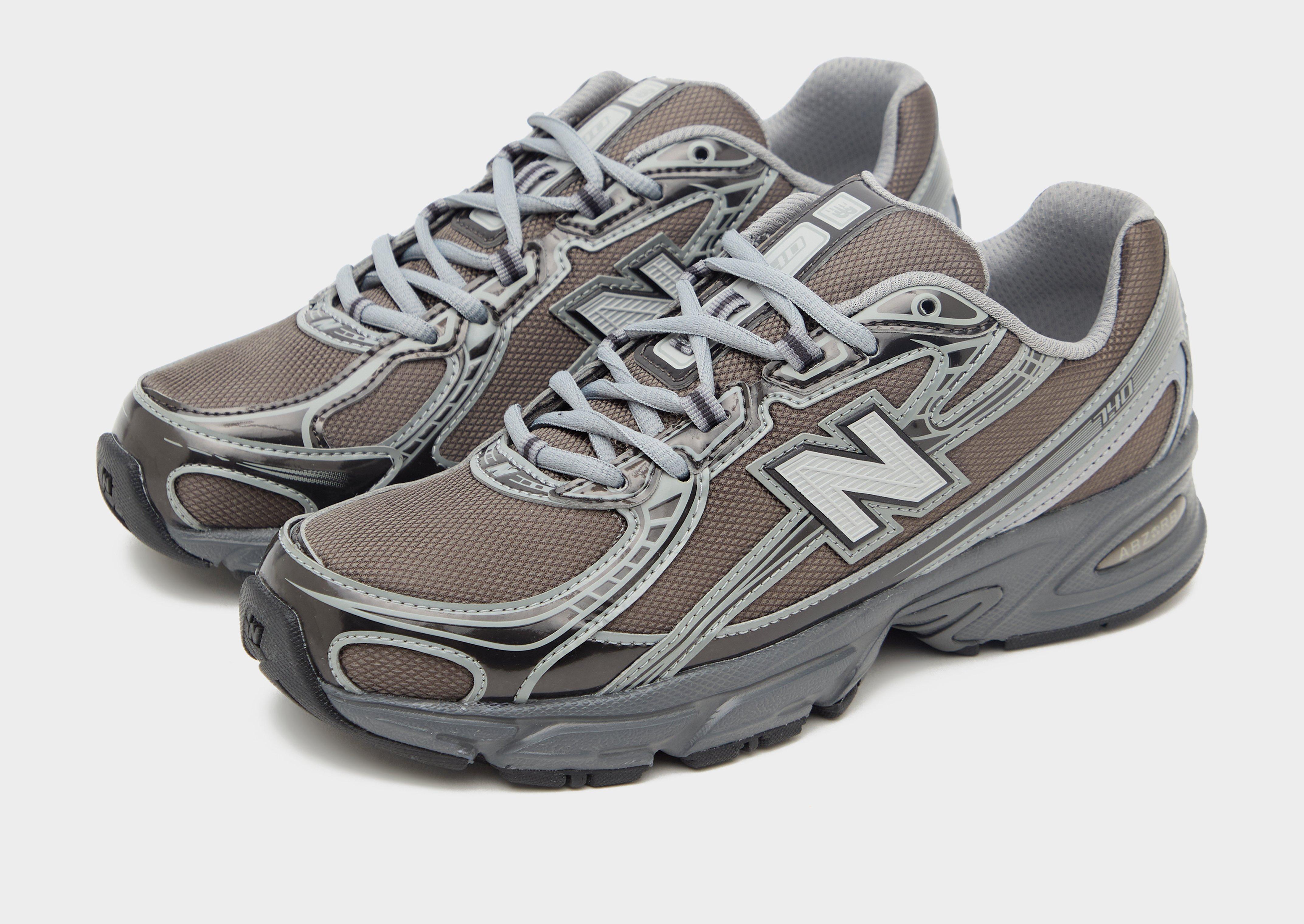 New Balance 740 V2