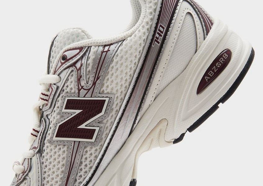 New Balance 740