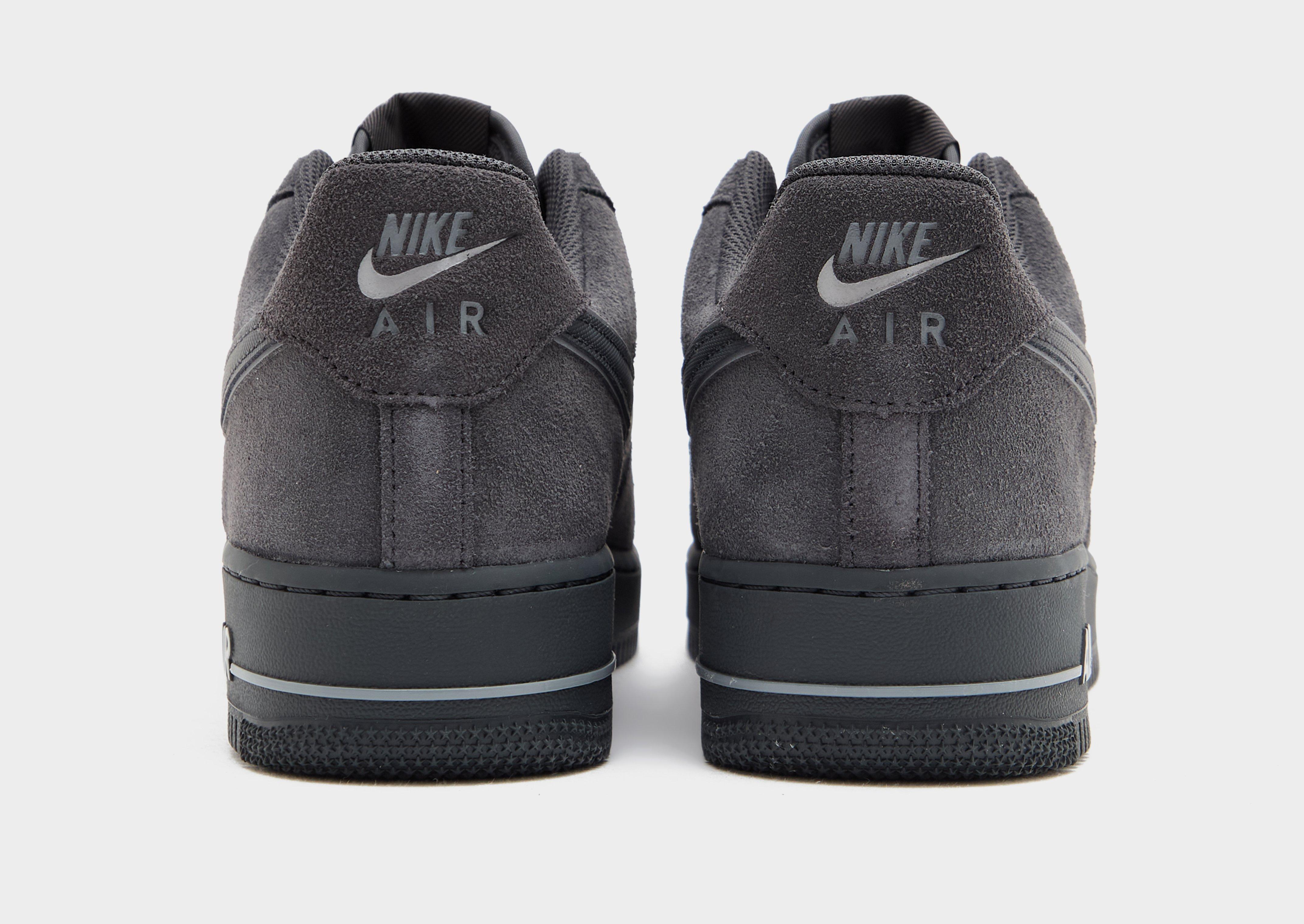 Pánske tenisky NIKE AIR FORCE 1 '07 LV8  IQ0292-060 Sivá